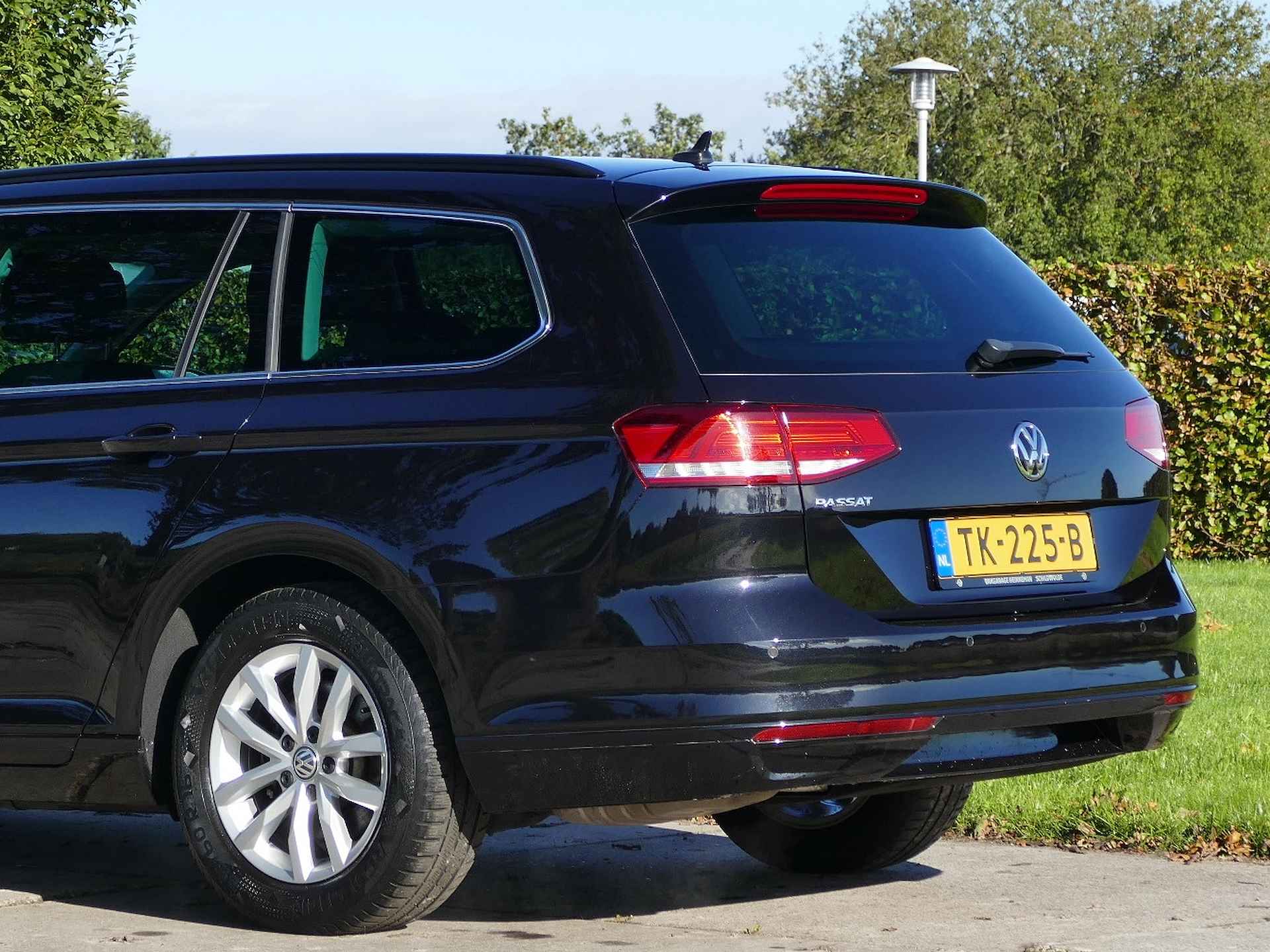Volkswagen Passat Variant 1.4 TSI Comfortline AUTOMAAT | elektrisch panoramadak | Apple carplay/Android auto | - 4/57