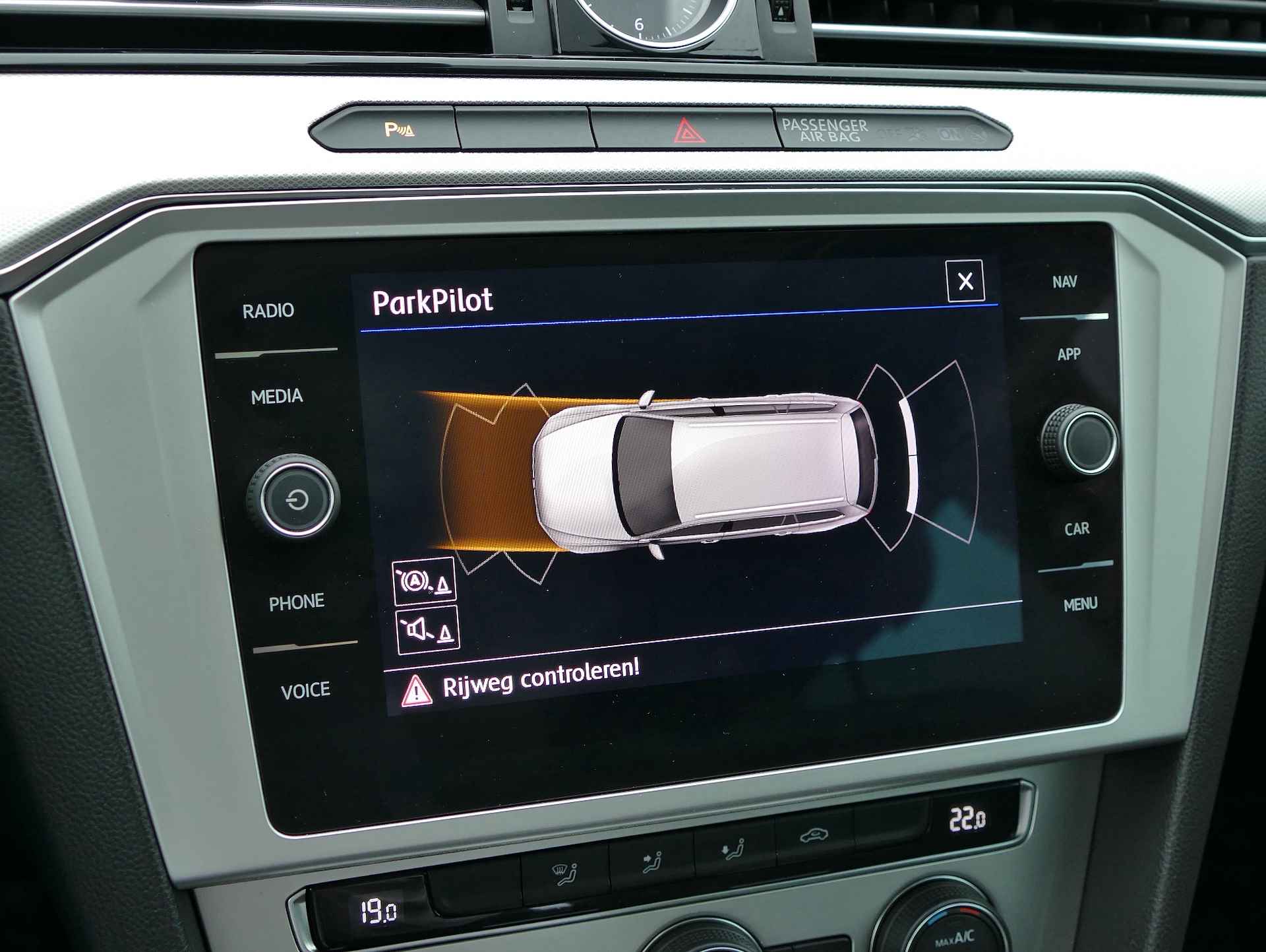 Volkswagen Passat Variant 1.4 TSI Comfortline AUTOMAAT | elektrisch panoramadak | Apple carplay/Android auto | - 12/57