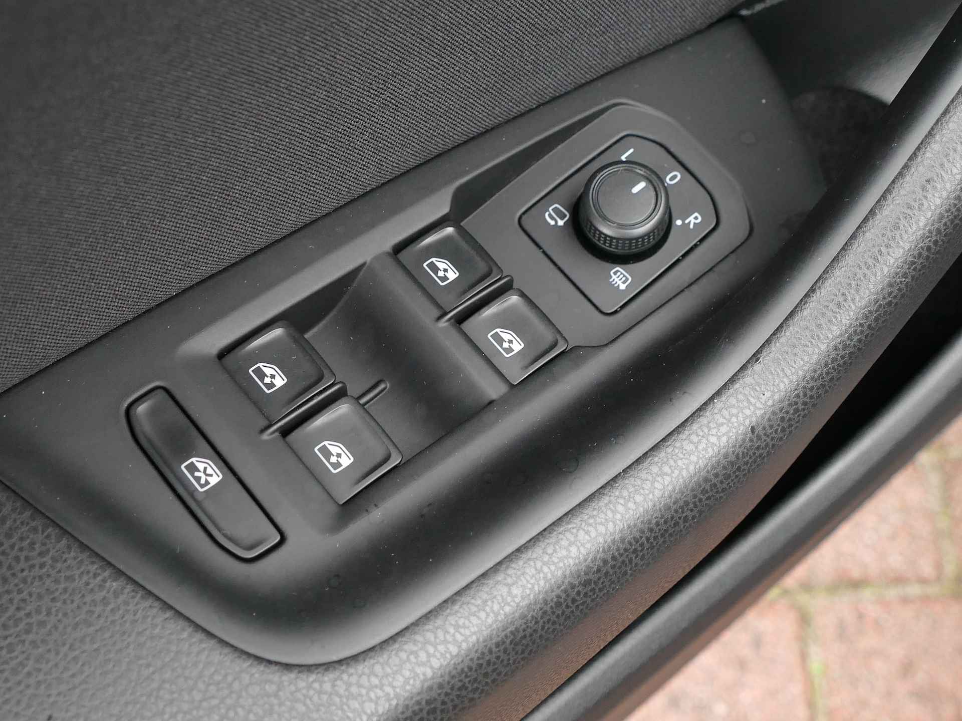 Volkswagen Passat Variant 1.4 TSI Comfortline AUTOMAAT | elektrisch panoramadak | Apple carplay/Android auto | - 31/57