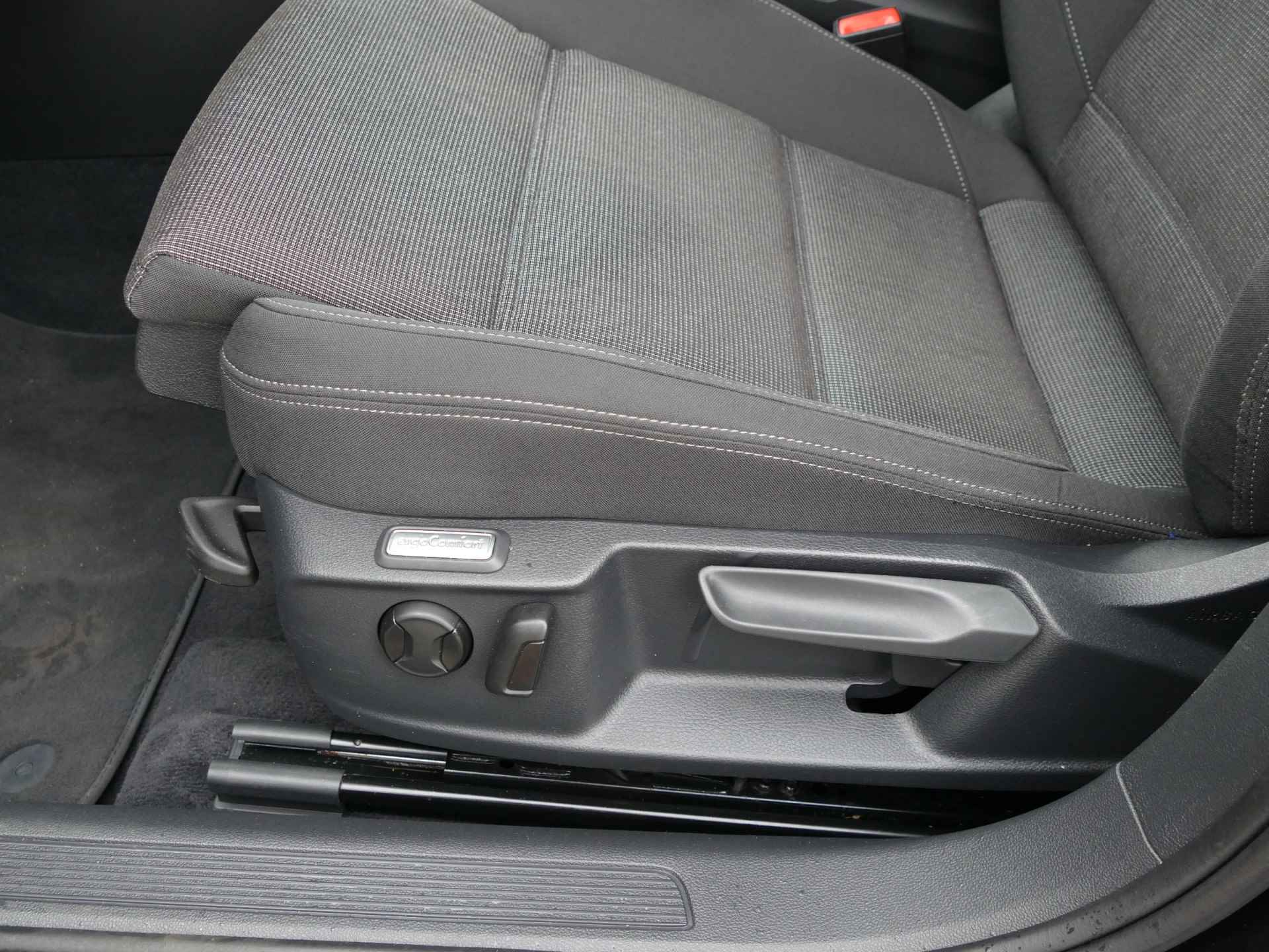 Volkswagen Passat Variant 1.4 TSI Comfortline AUTOMAAT | elektrisch panoramadak | Apple carplay/Android auto | - 34/57