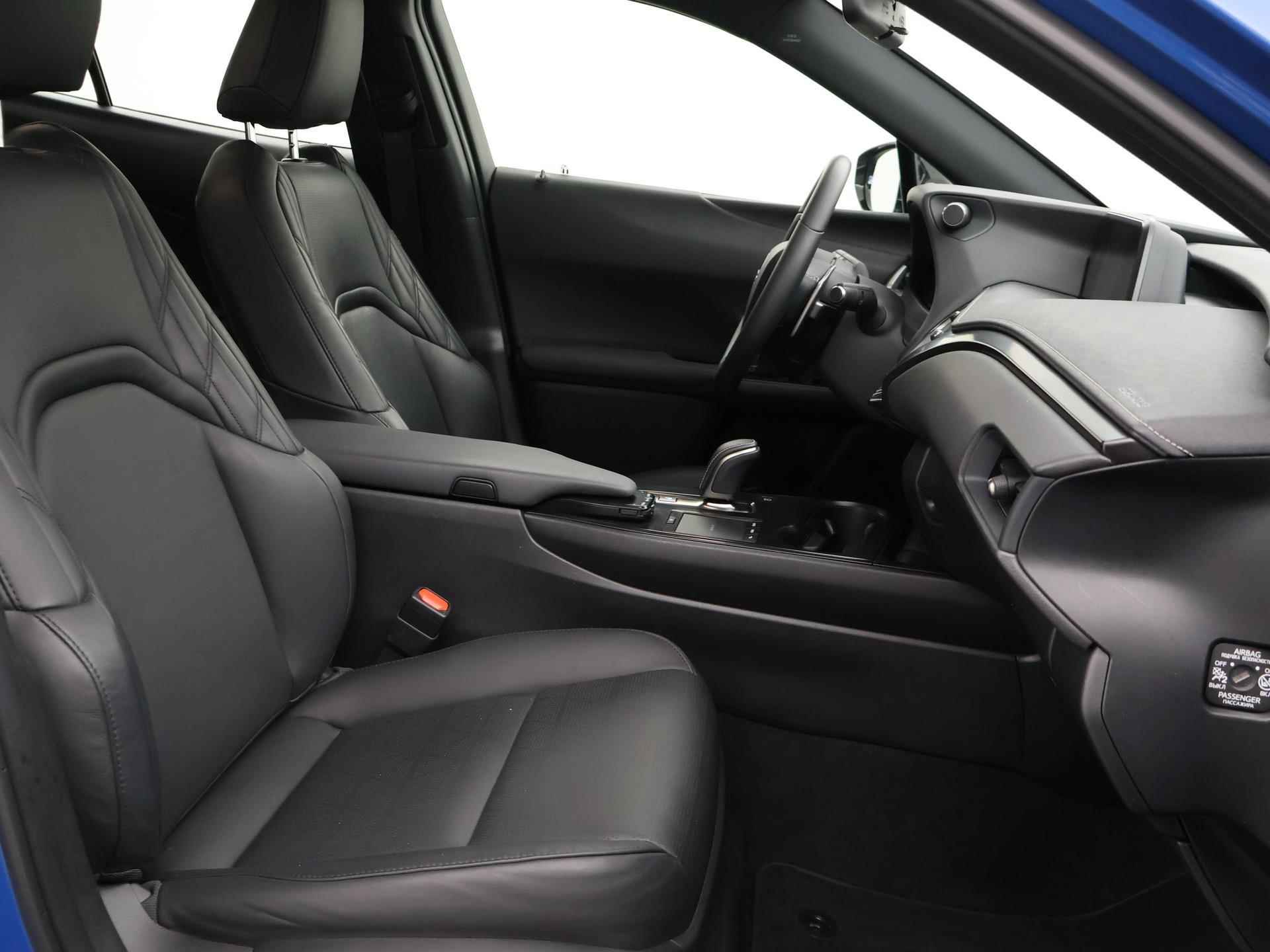 Lexus UX 300e 54 kWh *8% BIJTELLING* + LEDER / STOELVERW. / ADAPTIVE CRUISE / CAMERA / 18 INCH / APPLE CARPLAY - 5/52