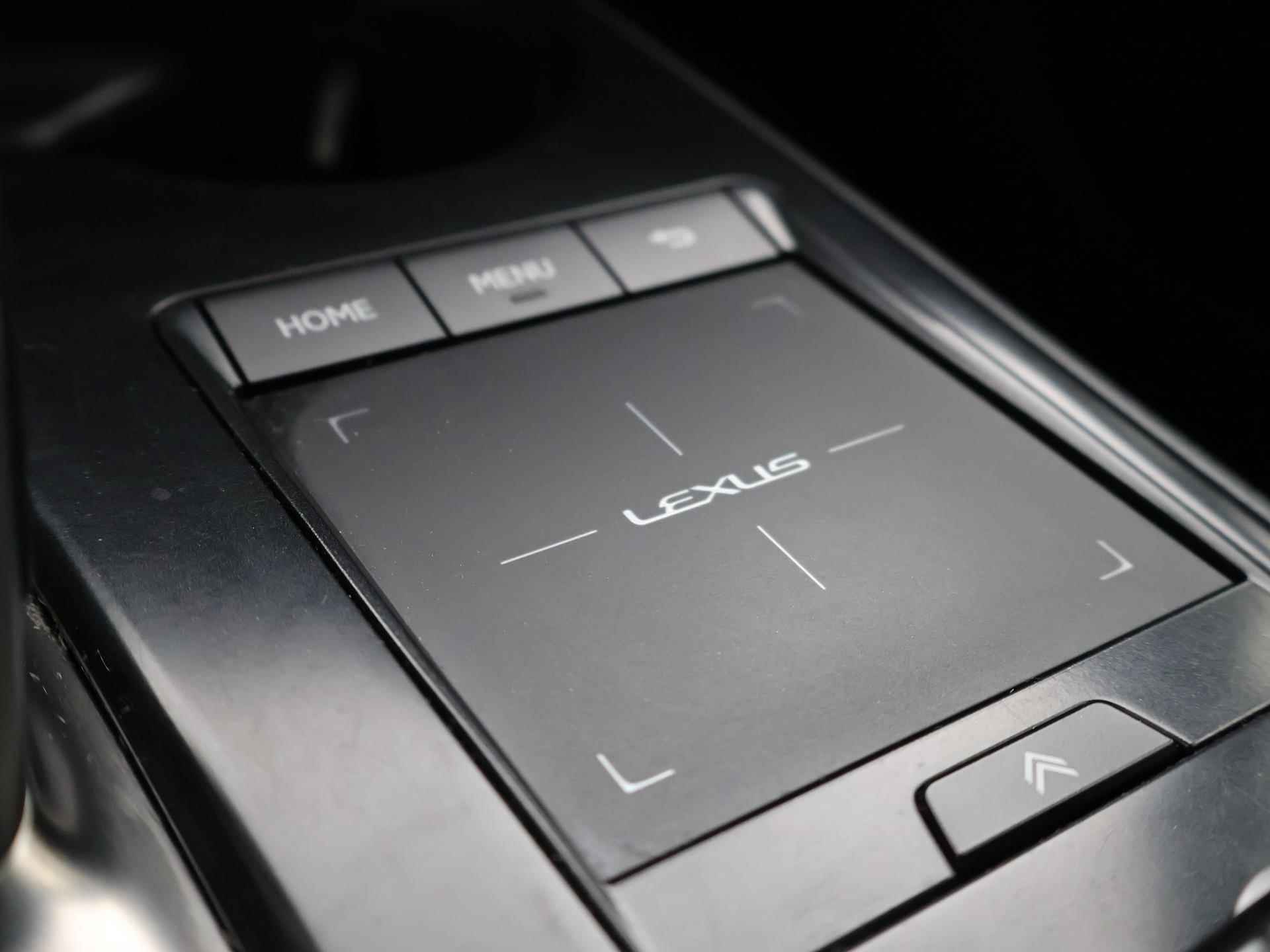 Lexus UX 300e 54 kWh *8% BIJTELLING* + LEDER / STOELVERW. / ADAPTIVE CRUISE / CAMERA / 18 INCH / APPLE CARPLAY - 16/52