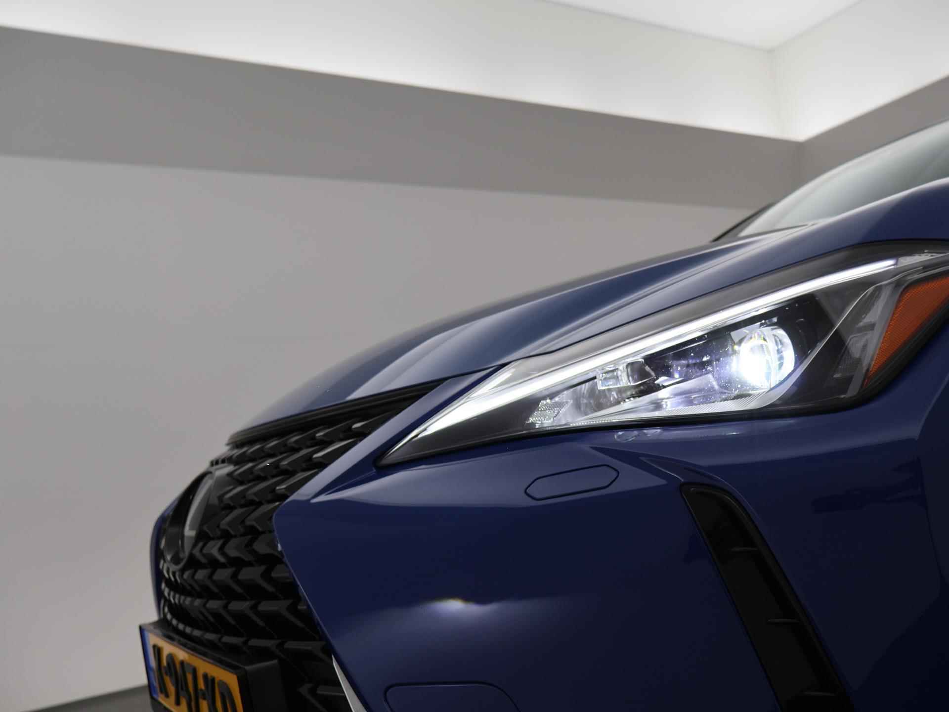Lexus UX 300e 54 kWh *8% BIJTELLING* + LEDER / STOELVERW. / ADAPTIVE CRUISE / CAMERA / 18 INCH / APPLE CARPLAY - 39/52