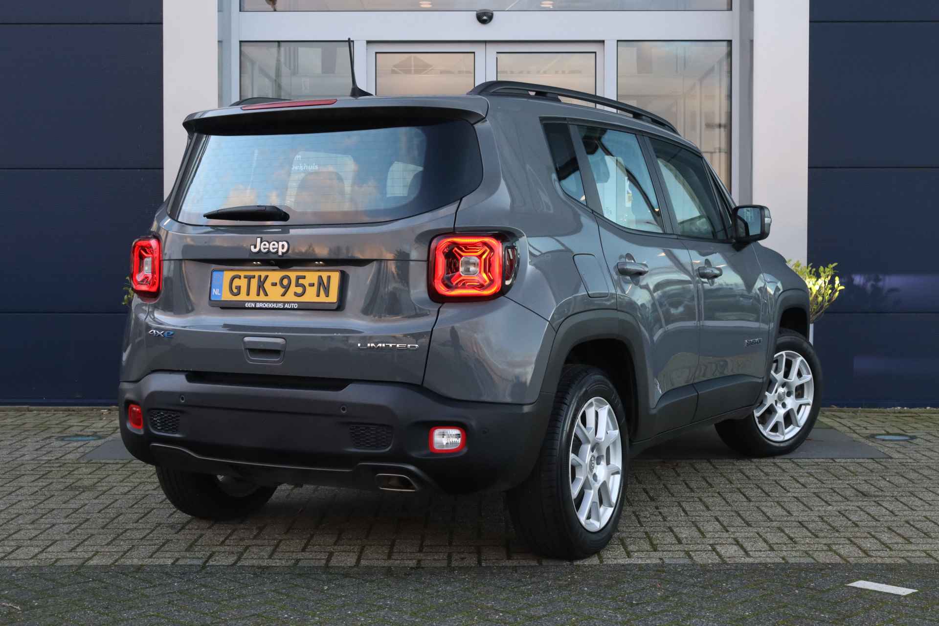 Jeep Renegade 4xe 190-pk Plug-in Hybrid Electric Limited Business | Camera | FULL LED | Cruise Control | Navigatie | Carplay | PDC Voor/achter - 3/28