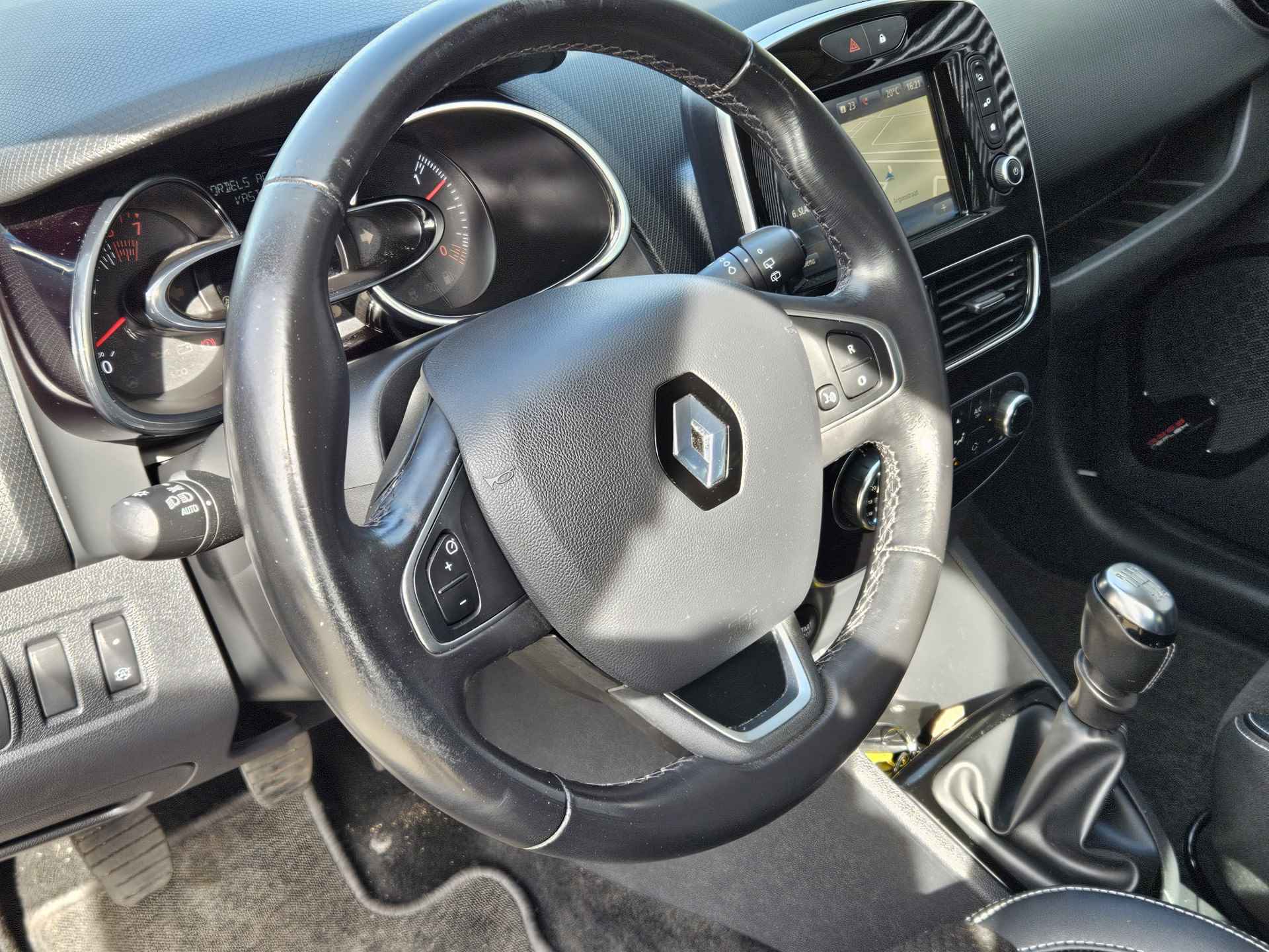 Renault Clio Estate 1.2 TCe 120pk Intens 120 PK | Parkeercamera | R-Link Navigatie | Climate Control | Park Assist | Sterke 1.2 Motor !! - 8/39
