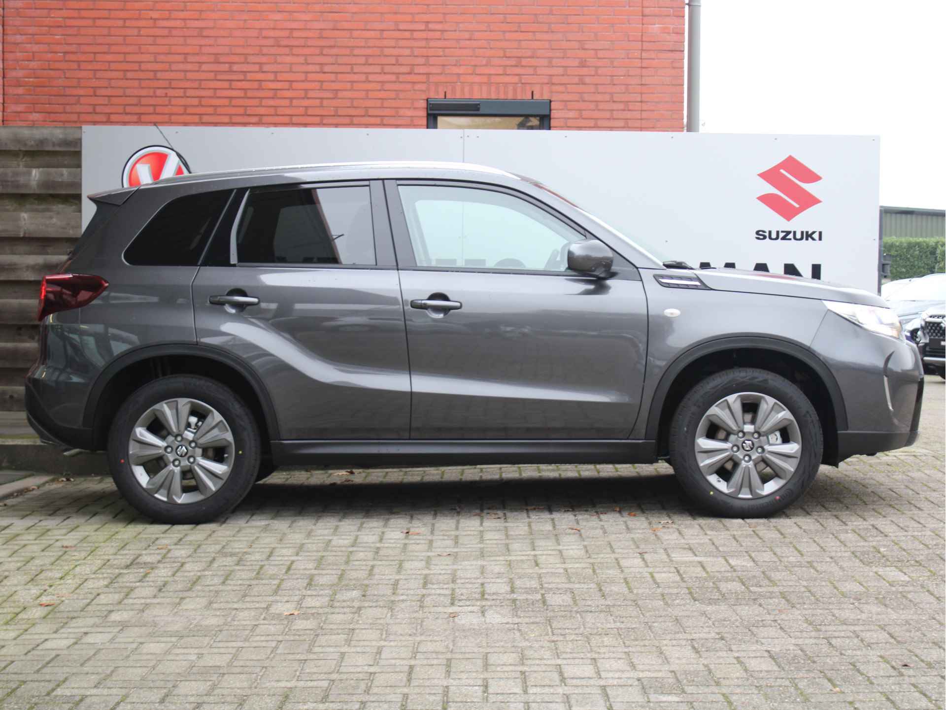 Suzuki Vitara 1.5 Hybrid Select Navigatie, Cruise Control, Achteruitrijcamera, Voorstoelen Verwarmd - 16/38