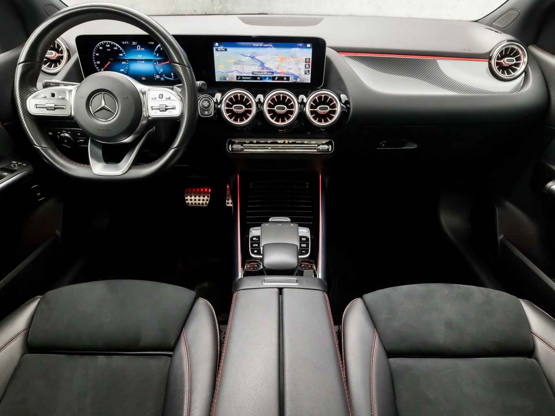 Mercedes-Benz B-Klasse 180 AMG Sport Automaat (DUBBEL PANORAMADAK, SFEERVERLICHTING, MEMORY SEATS, APPLE CARPLAY, GROOT NAVI, LEDER/ALCANTARA, MULTIBEAM LED, ADAPTIVE CRUISE, STOELVERWARMING, CAMERA, NIEUWSTAAT) - 6/36