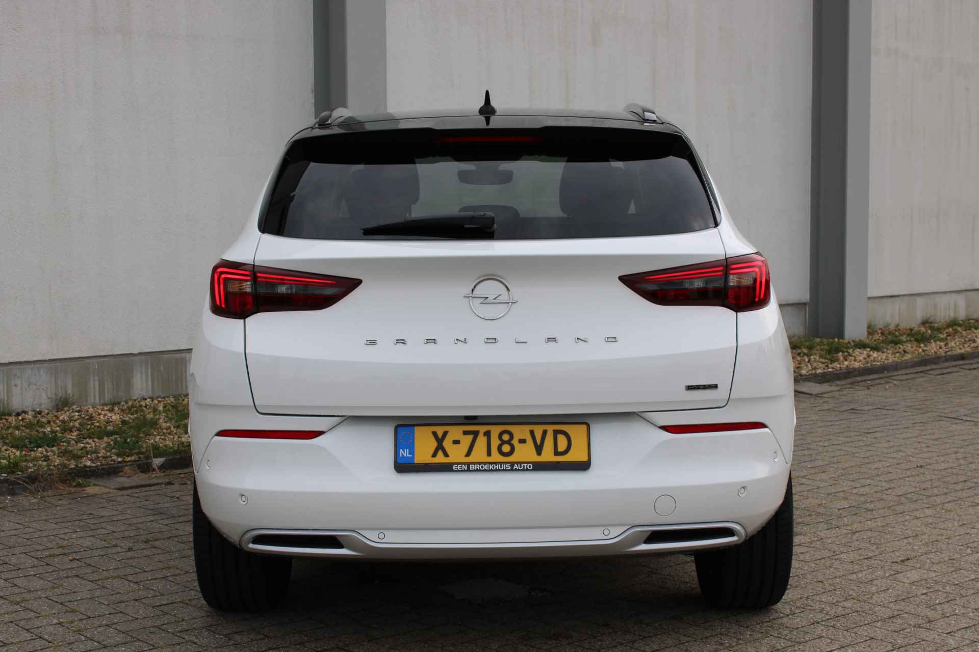 Opel Grandland 1.6 T. 225 pk Hybrid Level 3 / Elegance / DEMO DEAL / Navigatie / Stuur -en Stoelverwarmd / Camera / Dode Hoek / Carplay / 18'' LMV / '' vraag een vrijblijvende offerte aan '' - 39/39