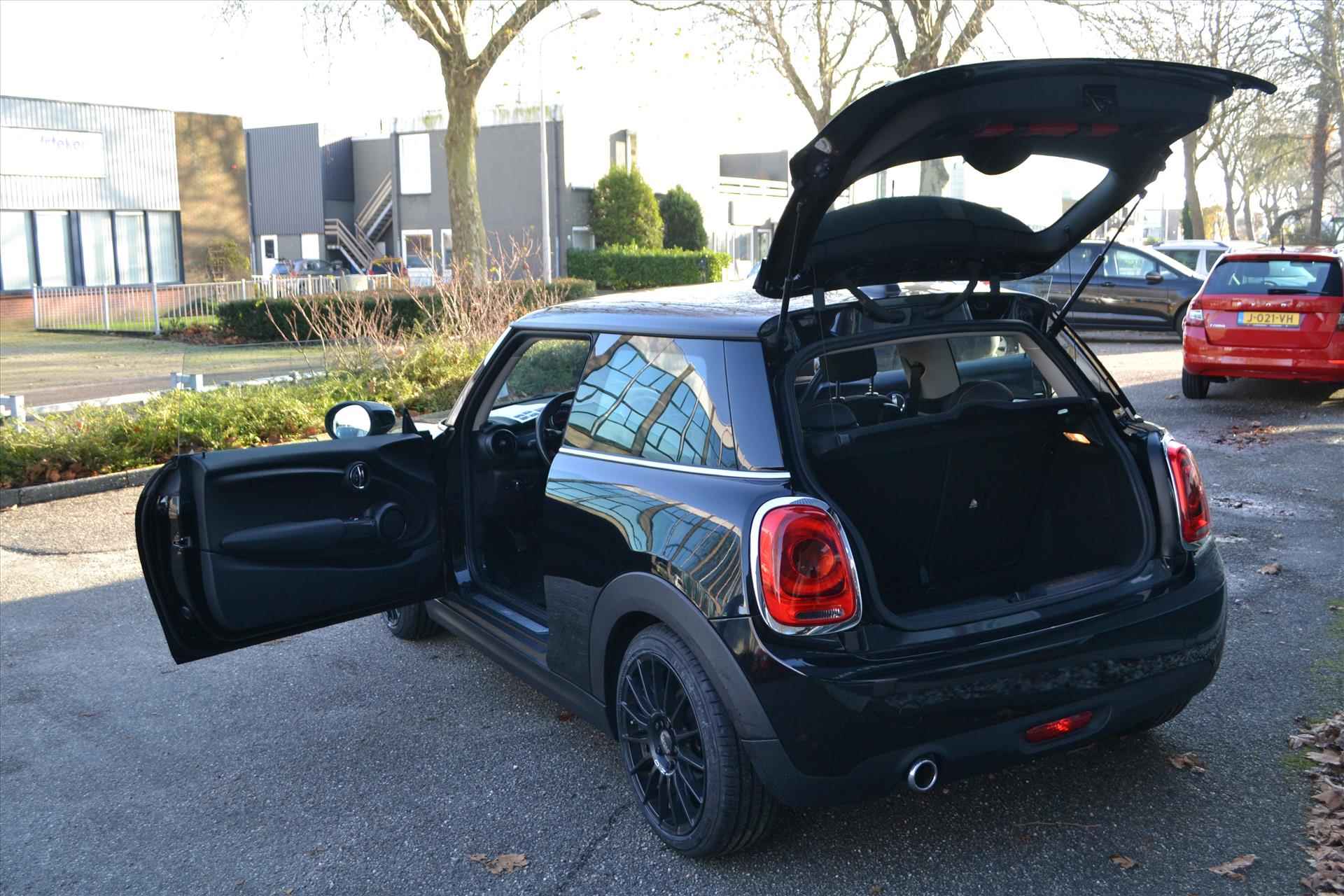 Mini Mini 3-Deurs (f56) 1.5 Cooper / 17 Inch LM/ CarPlay/ Navi / Cruise / Airco - 11/29