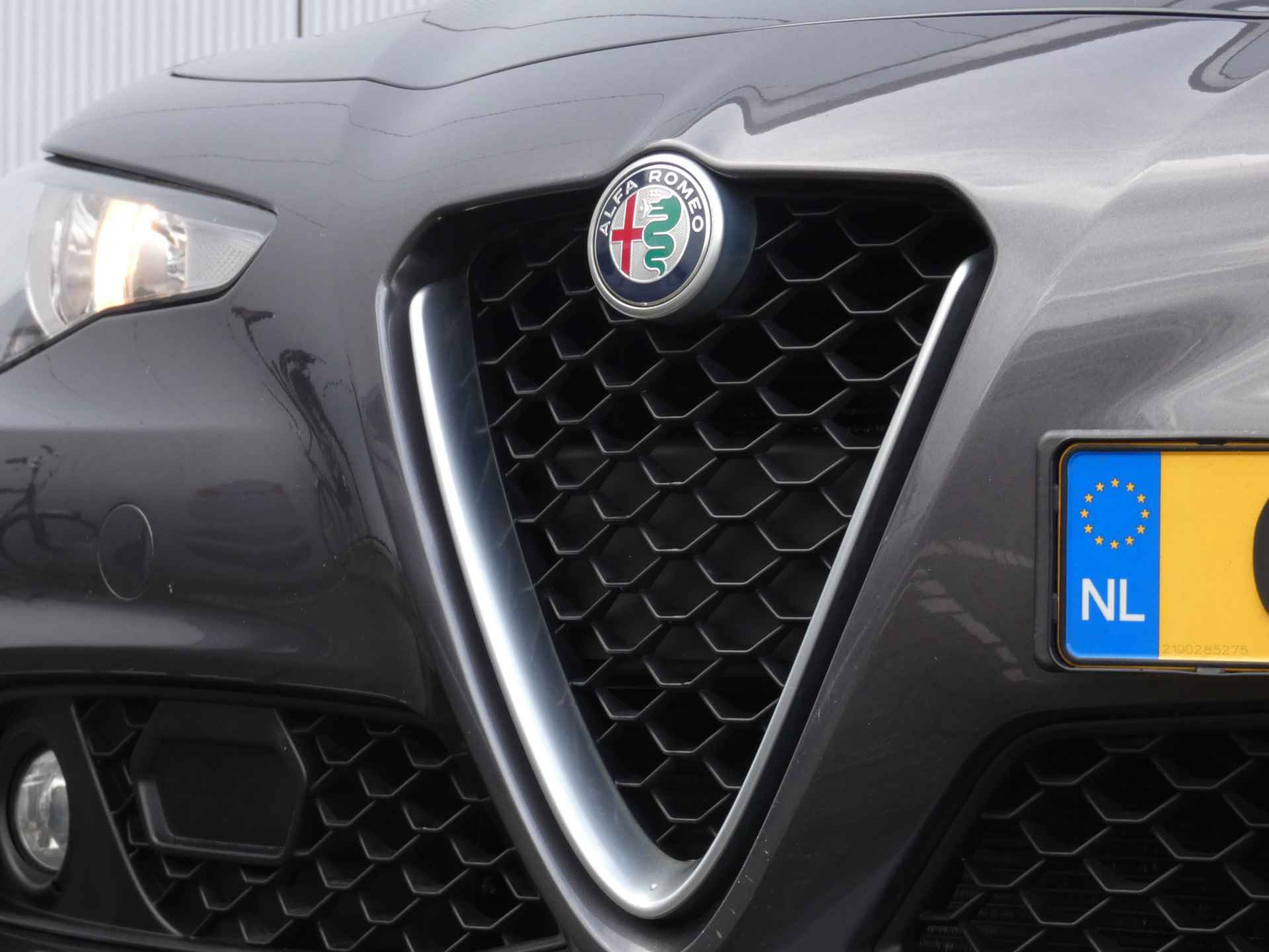 Alfa Romeo Giulia 2.0T | 19'' | Lane Assist | Climate Control | Parkeersensoren - 11/54
