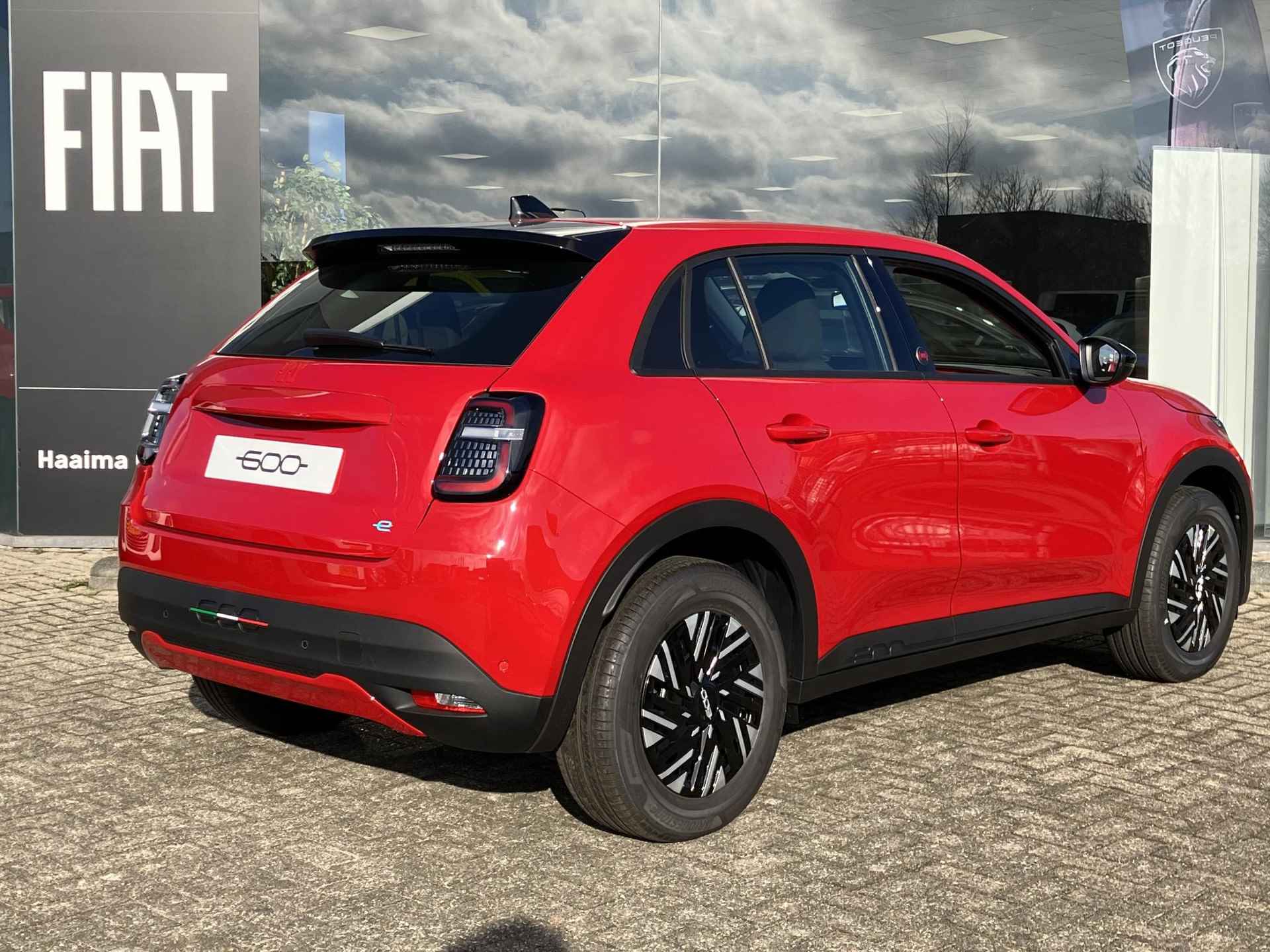 Fiat 600e RED 54 kWh  | VOORRAAD | Actieradius 400km WLTP | 100kW snel laden | 30 min = 80% vol - 5/27