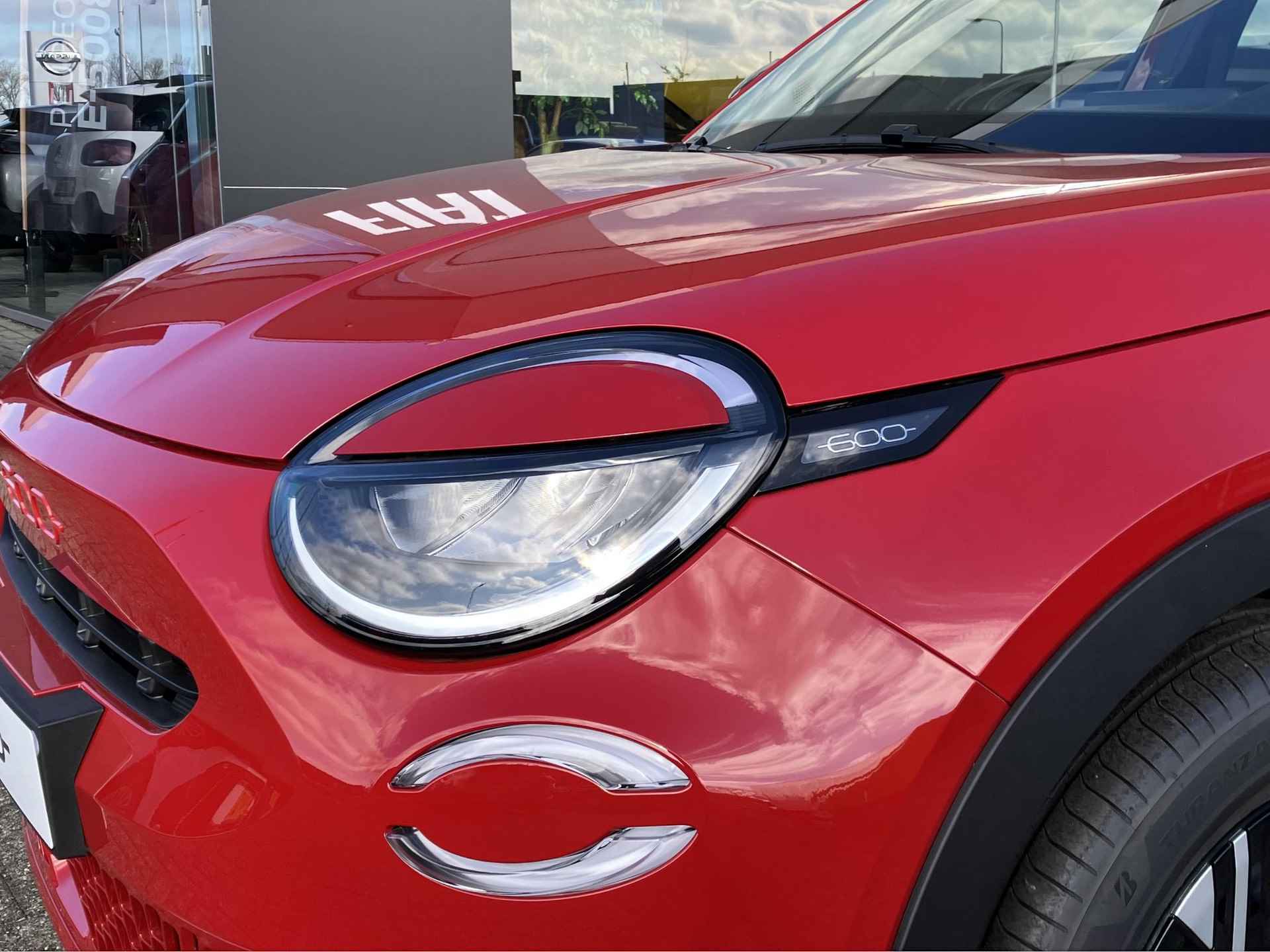 Fiat 600e RED 54 kWh  | VOORRAAD | Actieradius 400km WLTP | 100kW snel laden | 30 min = 80% vol - 11/27