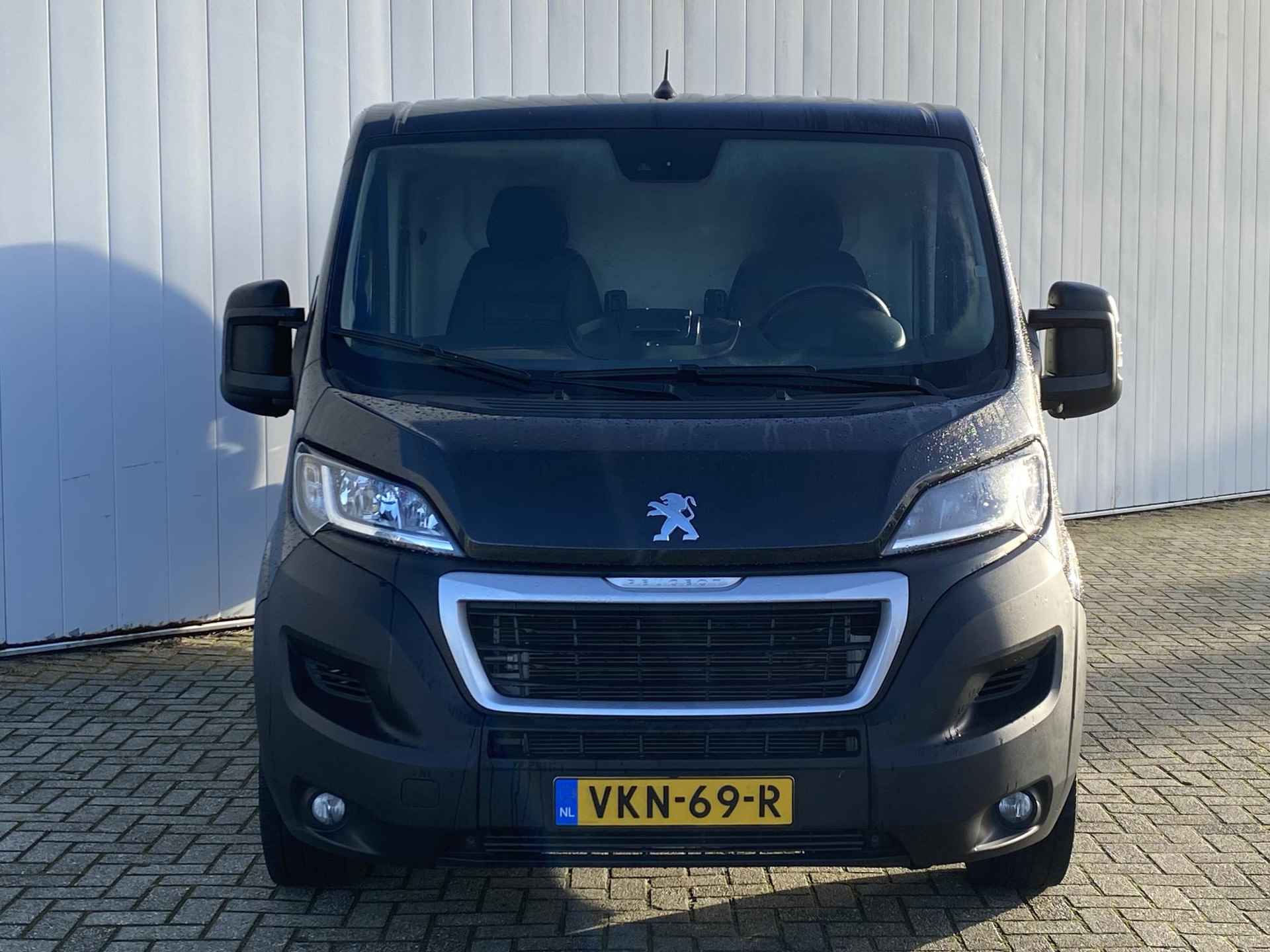 Peugeot Boxer 330 2.2 BlueHDi 120 L2H1 Asphalt | Weinig kilometers | Leder | Navigatie | Achteruitrijcamera | Trekhaak | Lichtmetalen velgen - 10/22