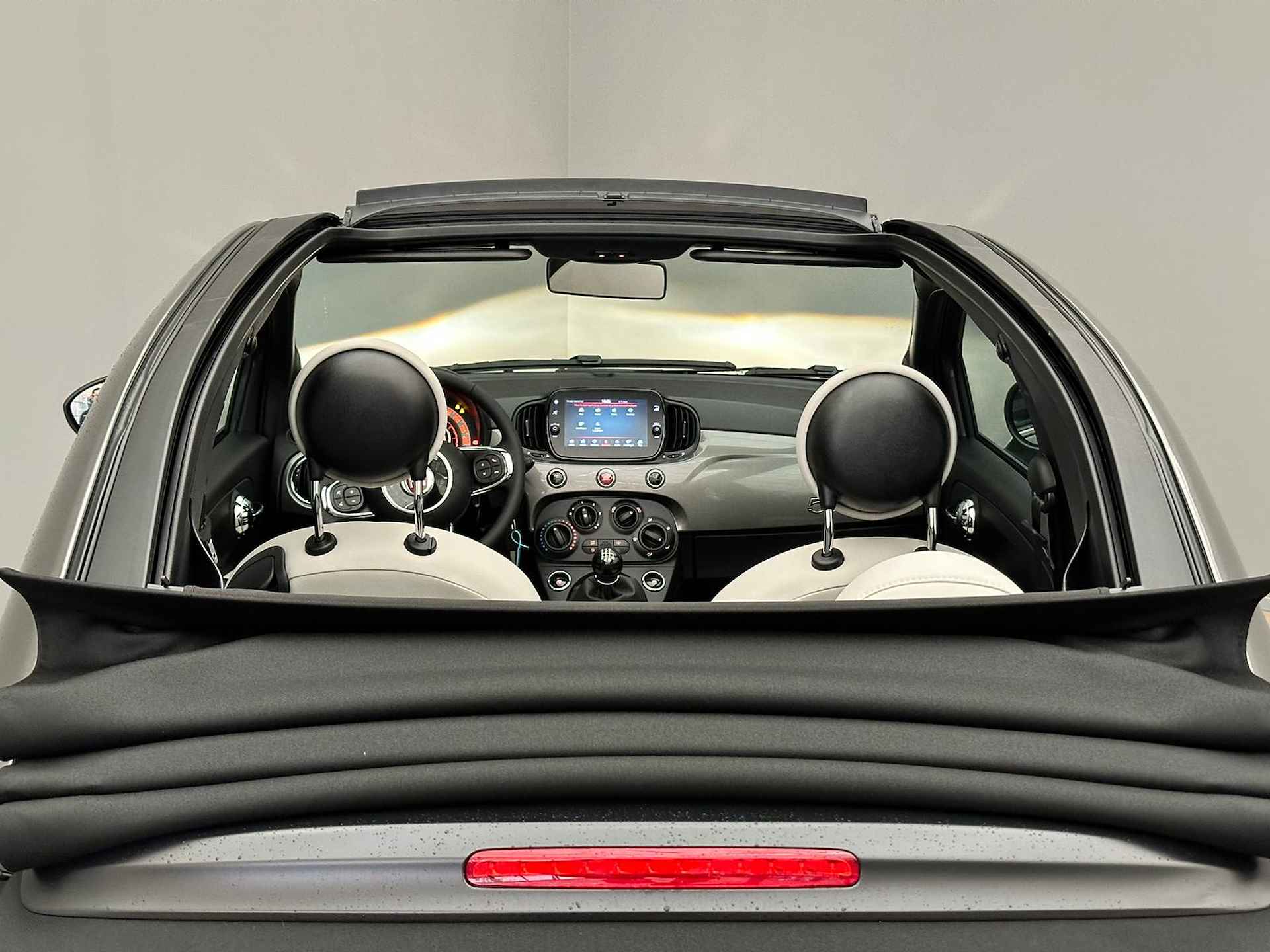 Fiat 500C 1.0 Hybrid Dolcevita Cabriolet | 3778KM! | Carplay | Cruise | LMV 15" | Touchscreen | Bluetooth | Parkeersensoren | All Season | Led Dagrij | - 4/27