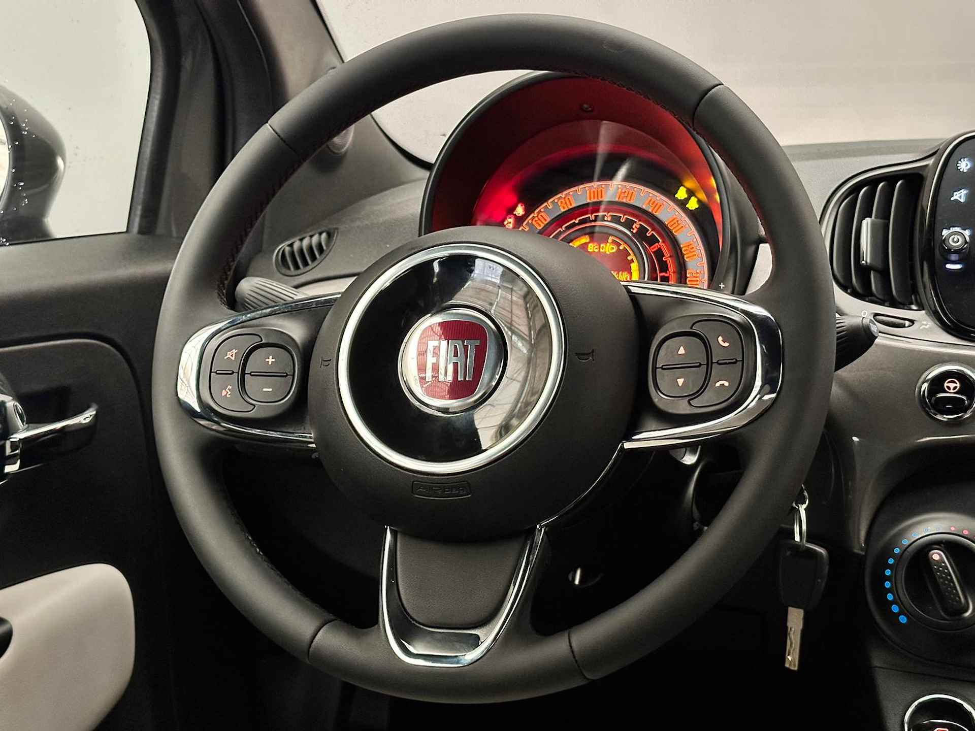Fiat 500C 1.0 Hybrid Dolcevita Cabriolet | 3778KM! | Carplay | Cruise | LMV 15" | Touchscreen | Bluetooth | Parkeersensoren | All Season | Led Dagrij | - 19/27