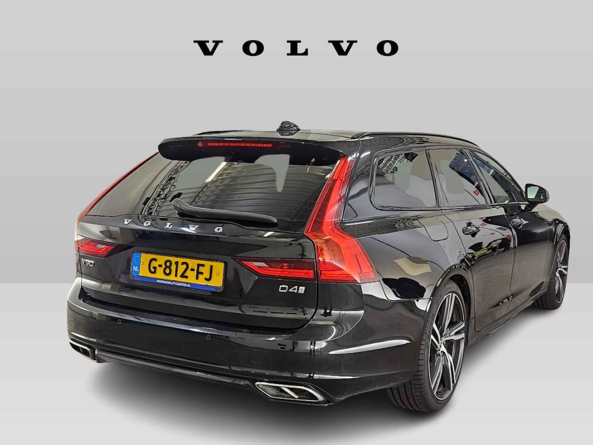 Volvo V90 D4 R-Design | Panoramadak | Head Up | Massage | Harman Kardon | Carbon Sierdelen - 4/11