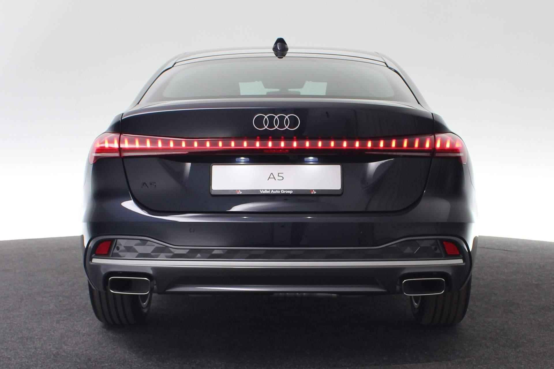 Audi A5 Limousine 35 TFSI 150PK S-tronic Advanced edition | Stoelen voor, elekt. verstelb. | Standaardst zwart leder-kunstl | Ambiente lichtpakket plus - 18/43