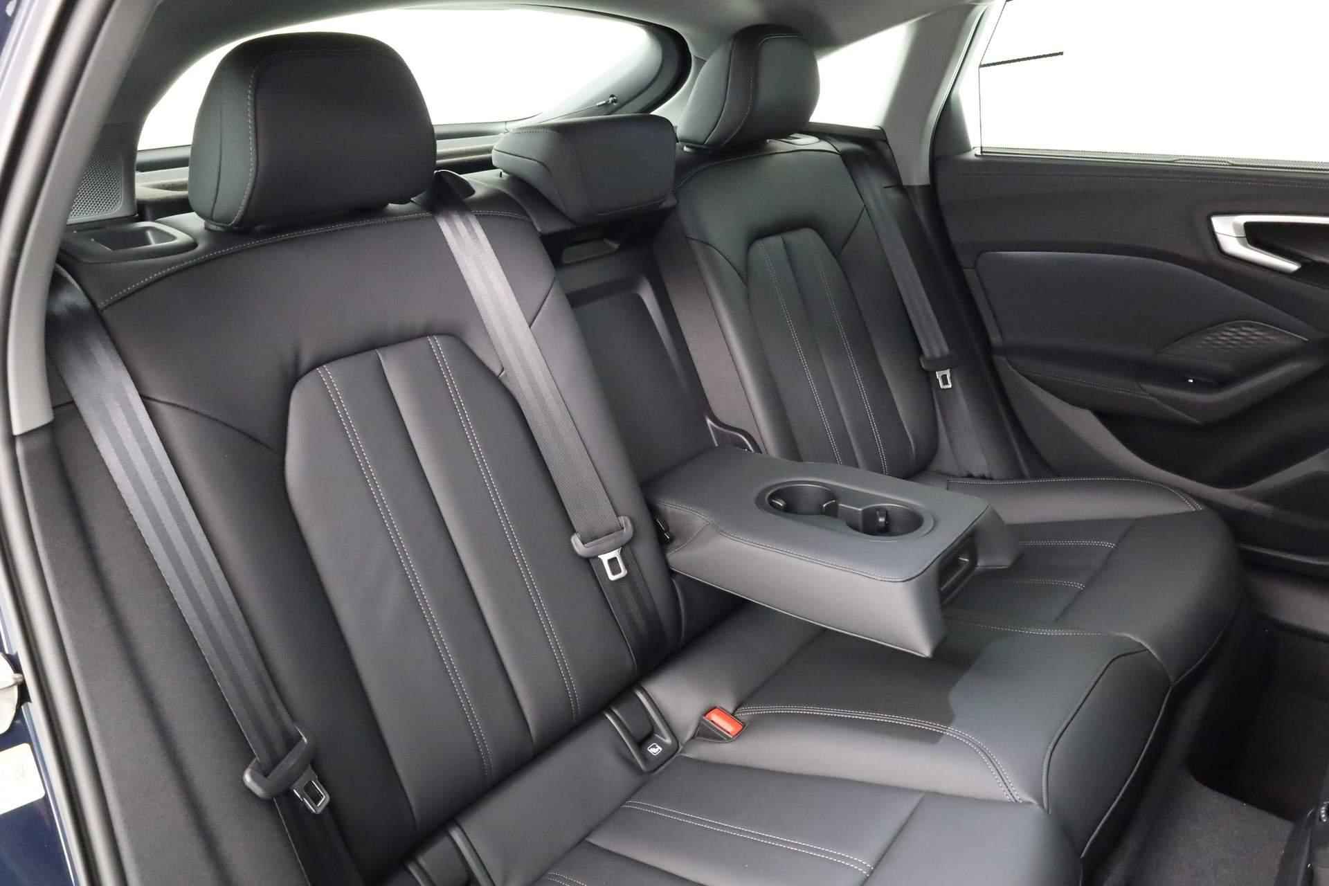 Audi A5 Limousine 35 TFSI 150PK S-tronic Advanced edition | Stoelen voor, elekt. verstelb. | Standaardst zwart leder-kunstl | Ambiente lichtpakket plus - 39/43