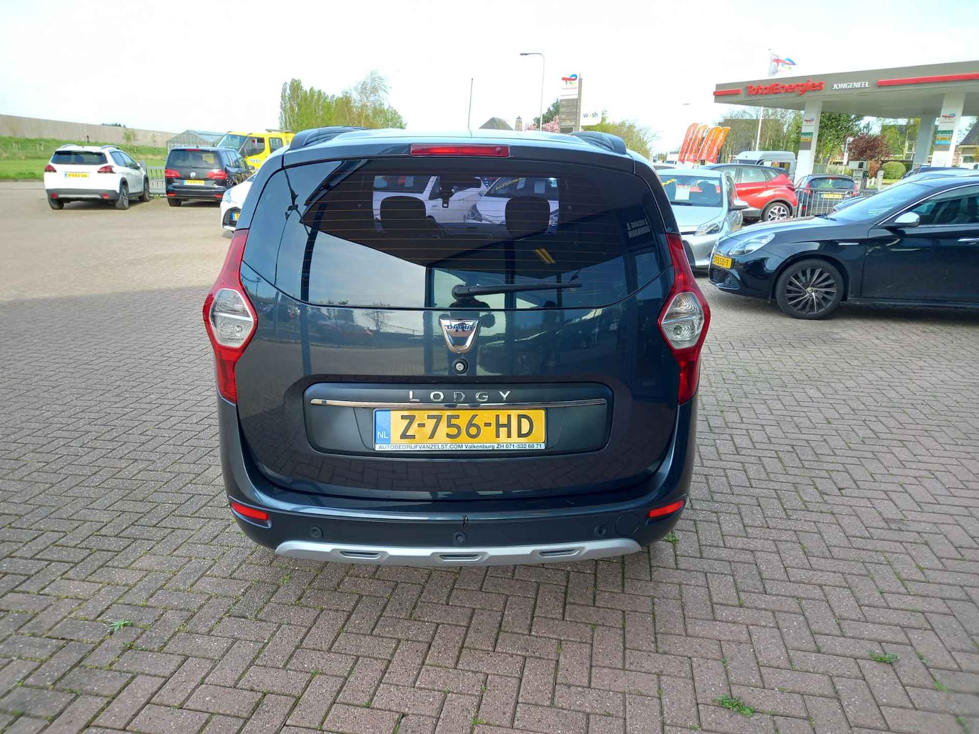 Dacia Lodgy 1.2 TCe Série Limitée Stepway 7p. Airco, Multimedia systeem, Navigatie, Cruise control, Bluetooth telefoonverbinding, Parkeersen Nette auto, BOVAG - 7/27