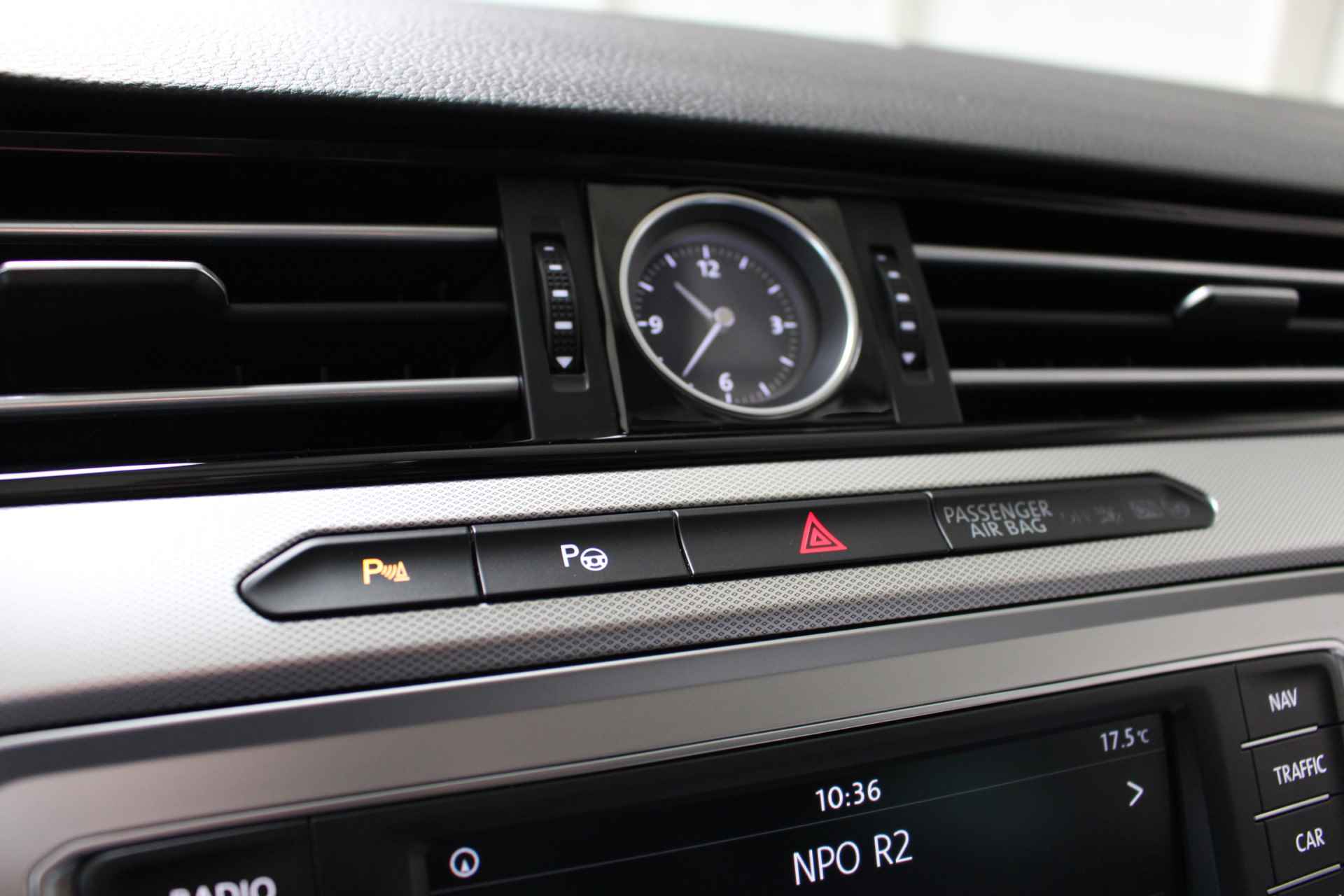 Volkswagen Passat Variant 1.4 TSI Business Edition Navigatie | Climate Control | Stoelverwarming | - 19/22