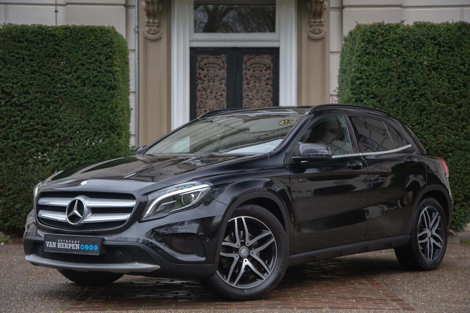 Mercedes-Benz GLA-klasse 200 Ambition Leder | Camera | Memorystoel | Dodehoeksens