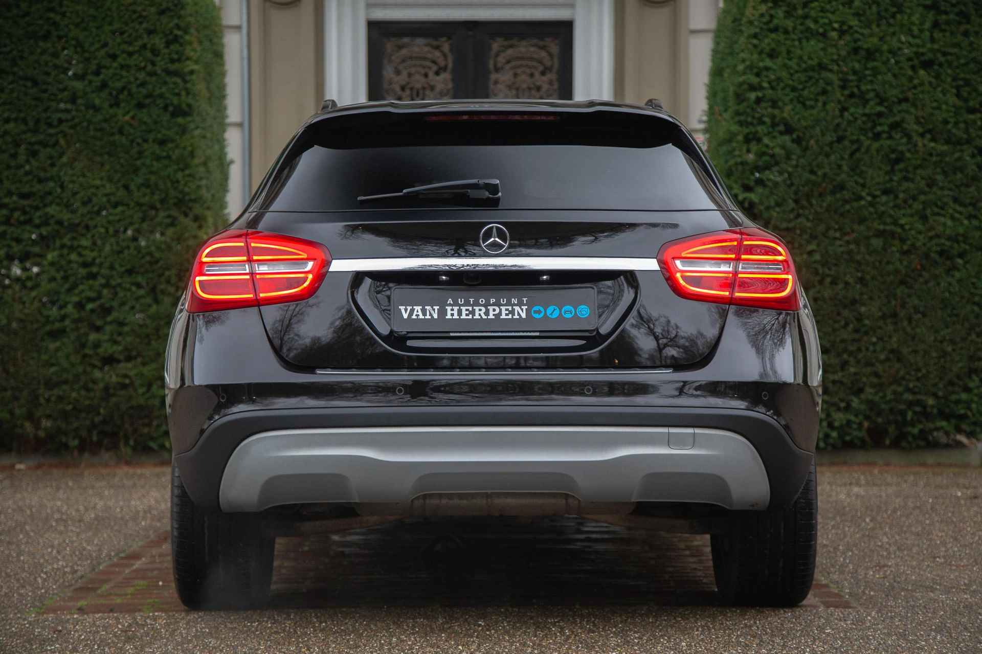 Mercedes-Benz GLA-klasse 200 Ambition Leder | Camera | Memorystoel | Dodehoeksens - 4/54