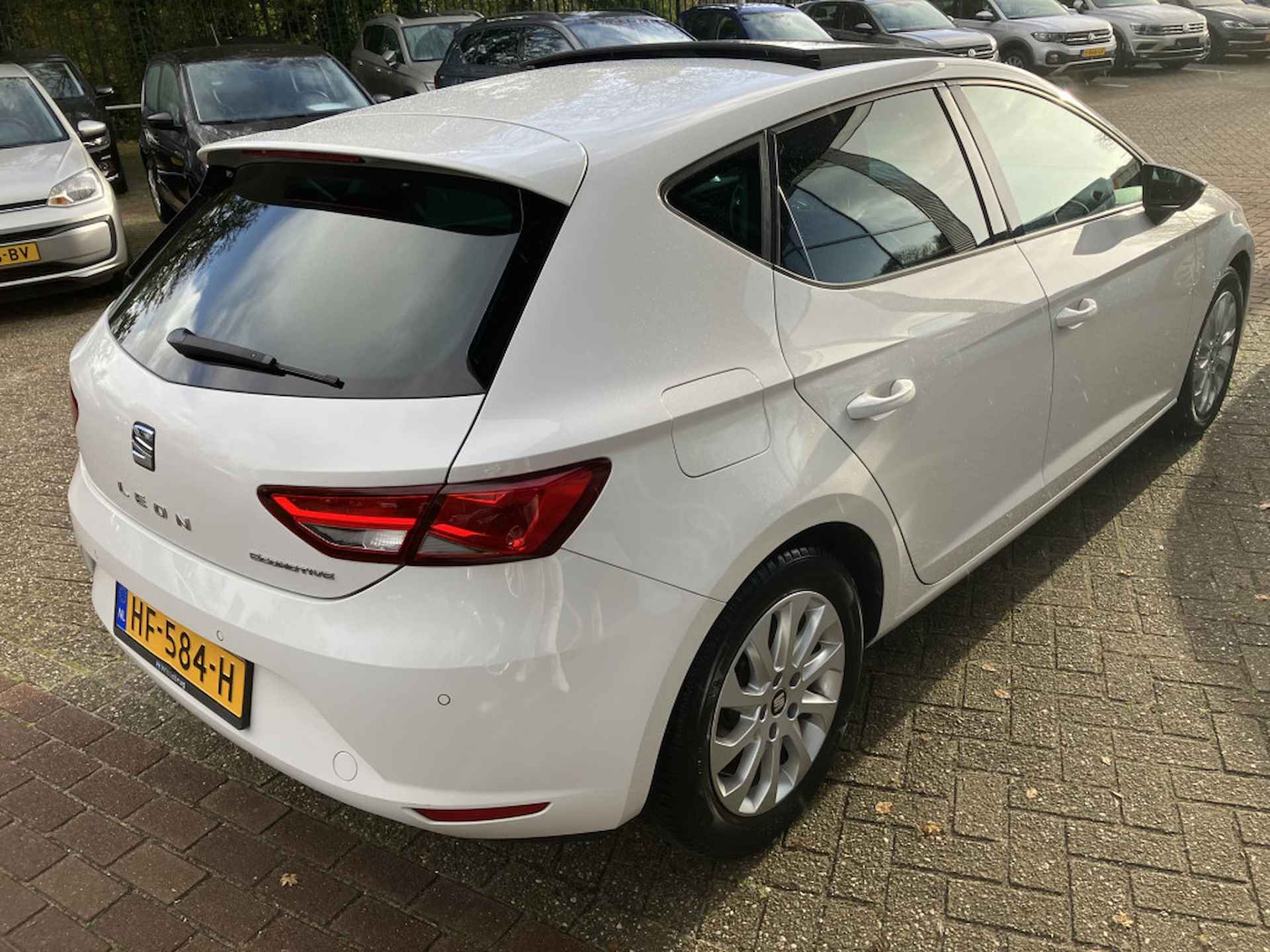 SEAT Leon 1.0 EcoTSI Style Connect / Panorama dak / Alcantara / Memory seats / 12 maanden Garantie - 7/29