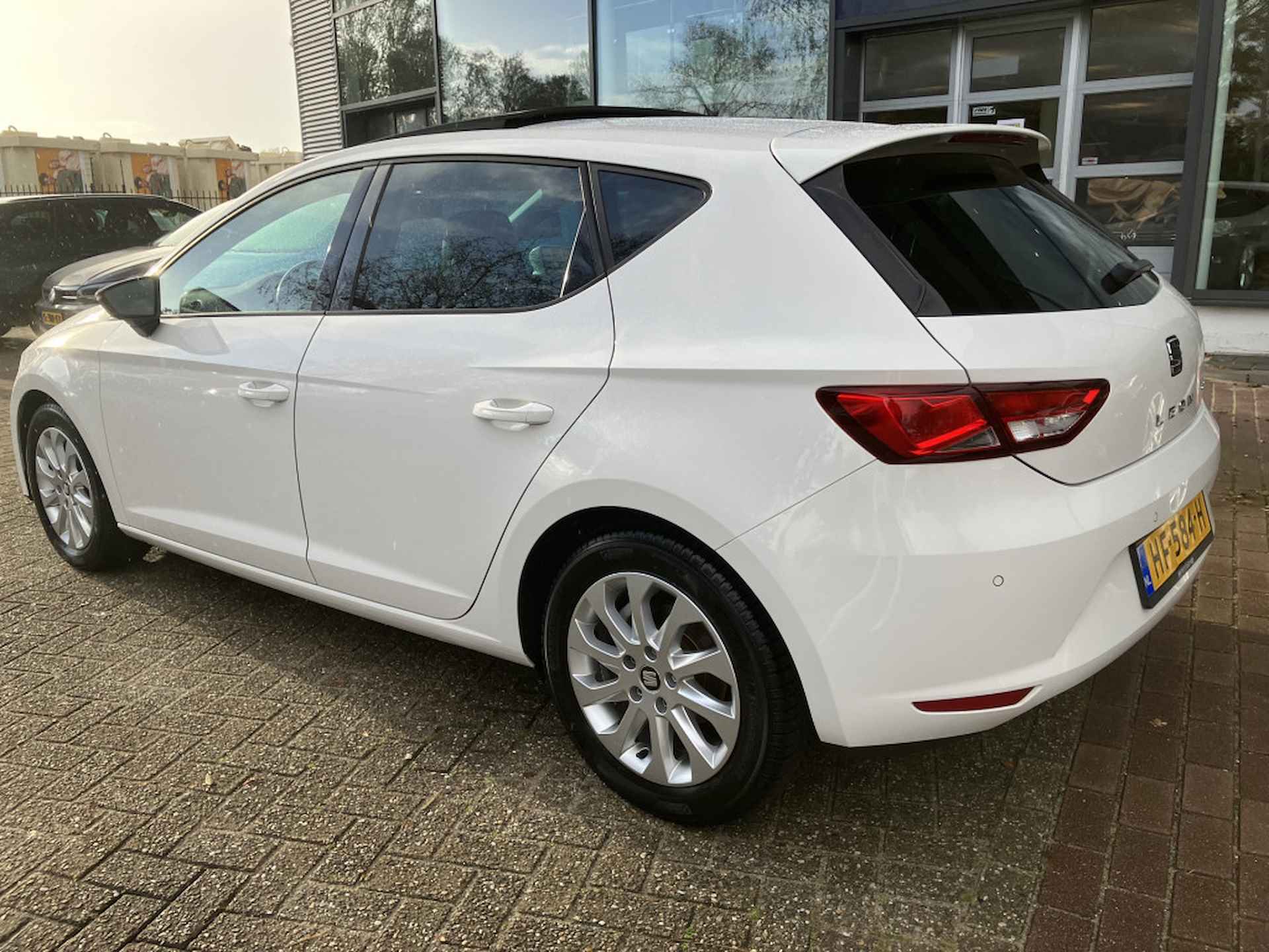 SEAT Leon 1.0 EcoTSI Style Connect / Panorama dak / Alcantara / Memory seats / 12 maanden Garantie - 9/29