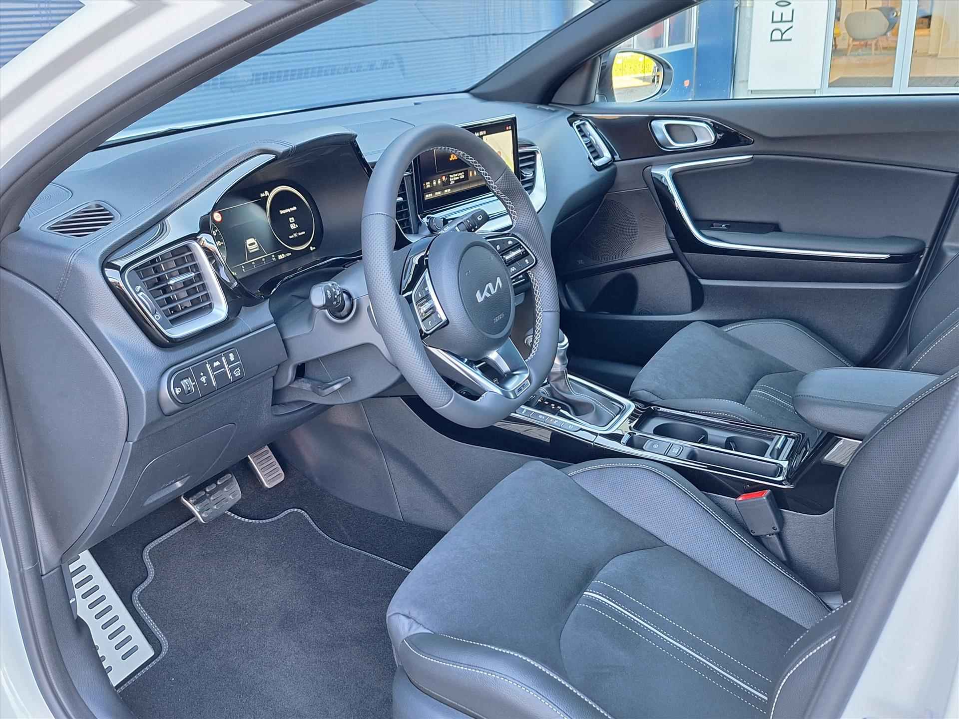 Kia Proceed 1.5 T-GDi 140pk DCT7 GT-PlusLine | Panoramadak | JBL Premium Audio | Stoel/Stuurverwarming | 18" lichtmetalen velgen | - 30/44