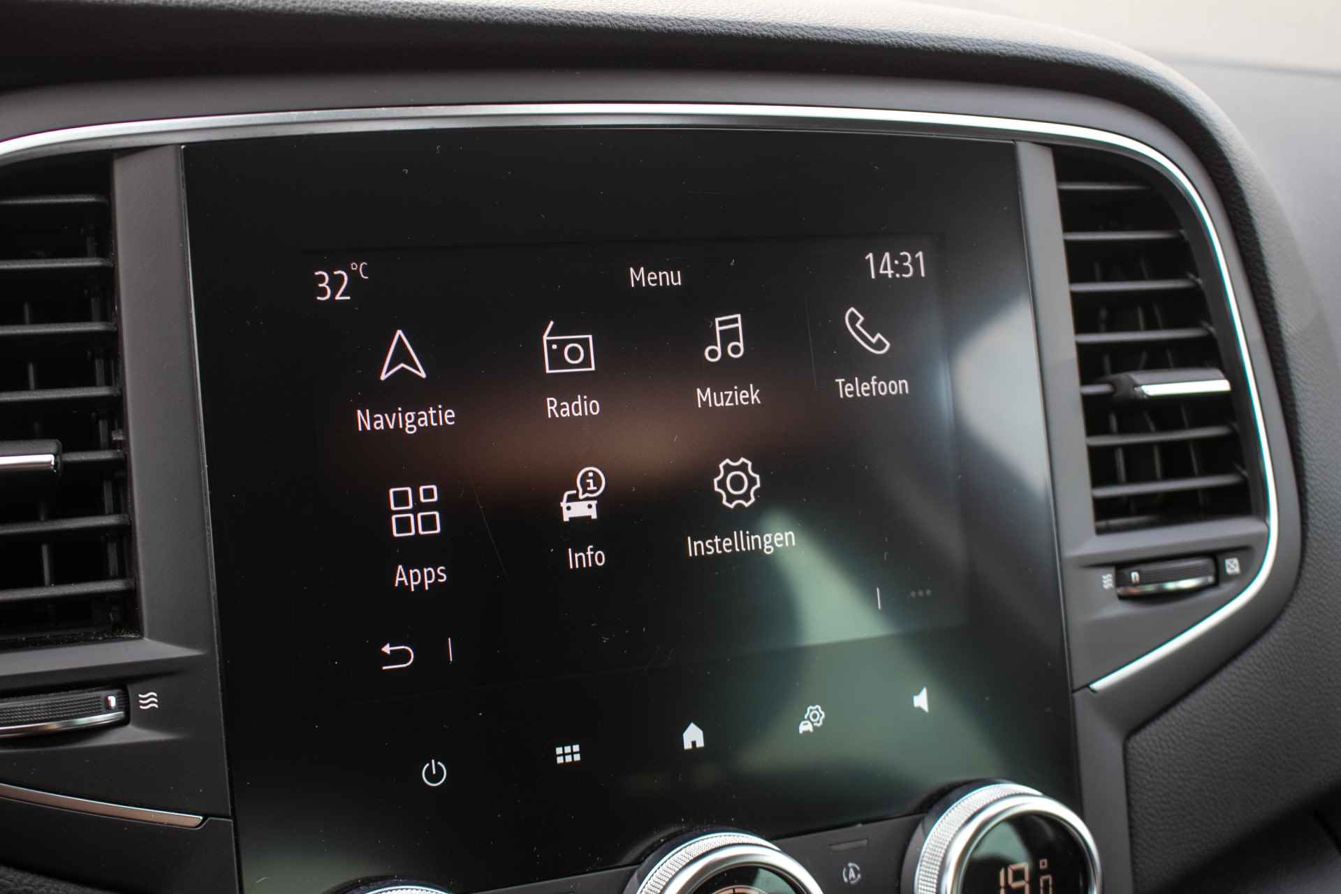 Renault Mégane 1.6 E-Tech Plug-In Hybrid 160 Zen - All-in rijkrprs | Navi | Carplay | Cruise | Stoelverw. - 17/36