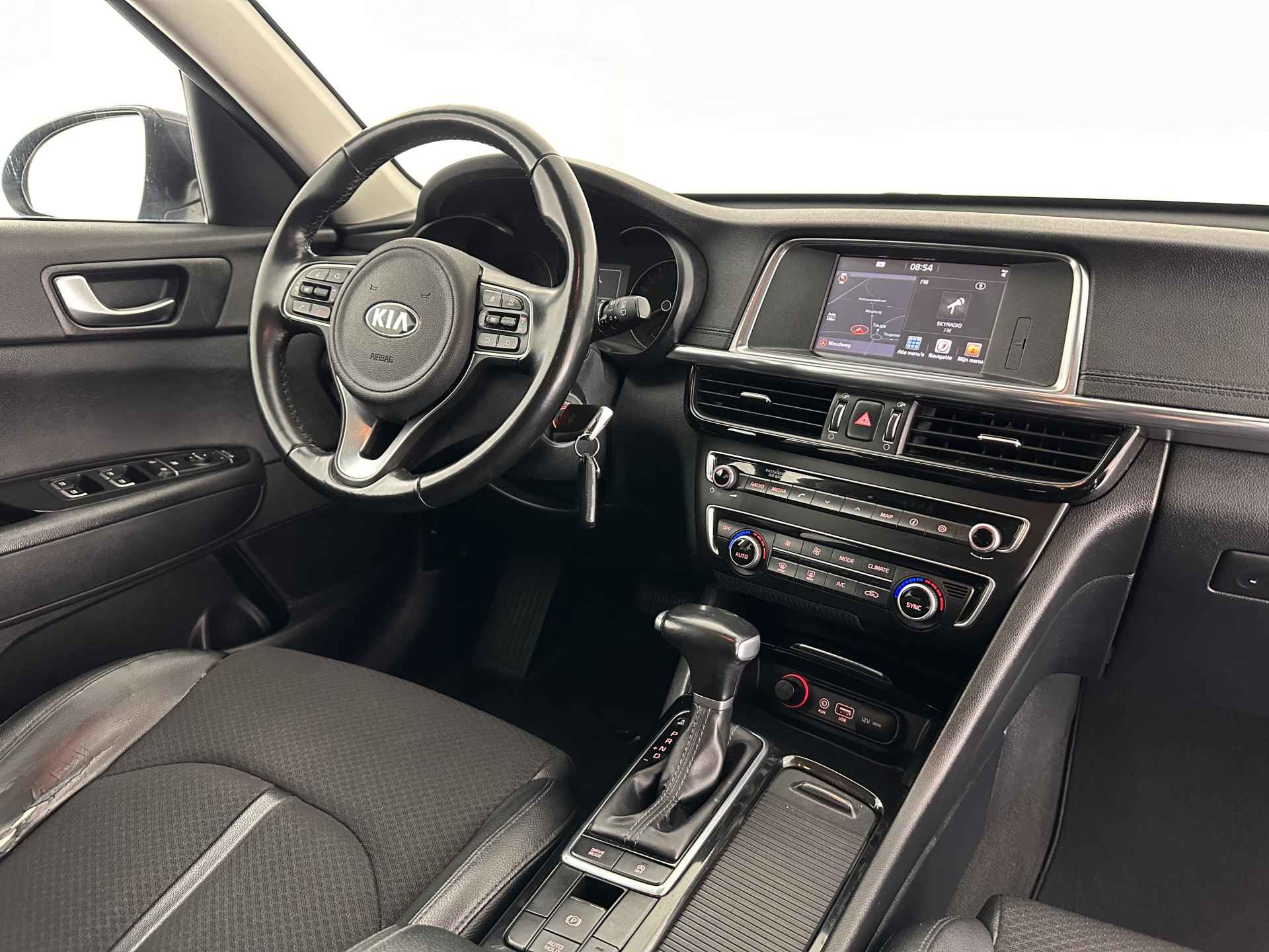 Kia Optima Sportswagon 1.7 CRDi Comfort-Plus-Line Aut. *NAVI-FULLMAP | LEATHER-MICROFIBRE | COMFORT-SEATS | CAMERA | KEYLESS | SHIFT-PADDLES | LANE-ASSIST | ECC | PDC | CRUISE | 17''ALU * - 7/30