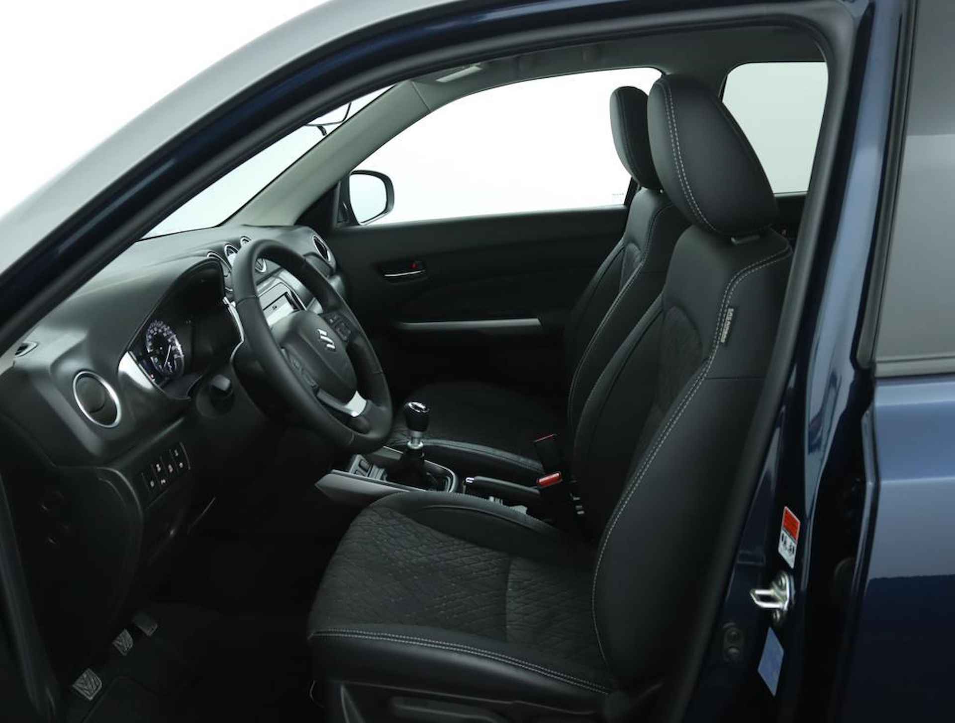Suzuki Vitara 1.4 Boosterjet Style Rhino Edition Smart Hybrid | Rhino | Climate control | Cruise control adaptive | Navigatie | Camera | Parkeersensoren | Stoelverwarming | Panoramadak | - 17/50