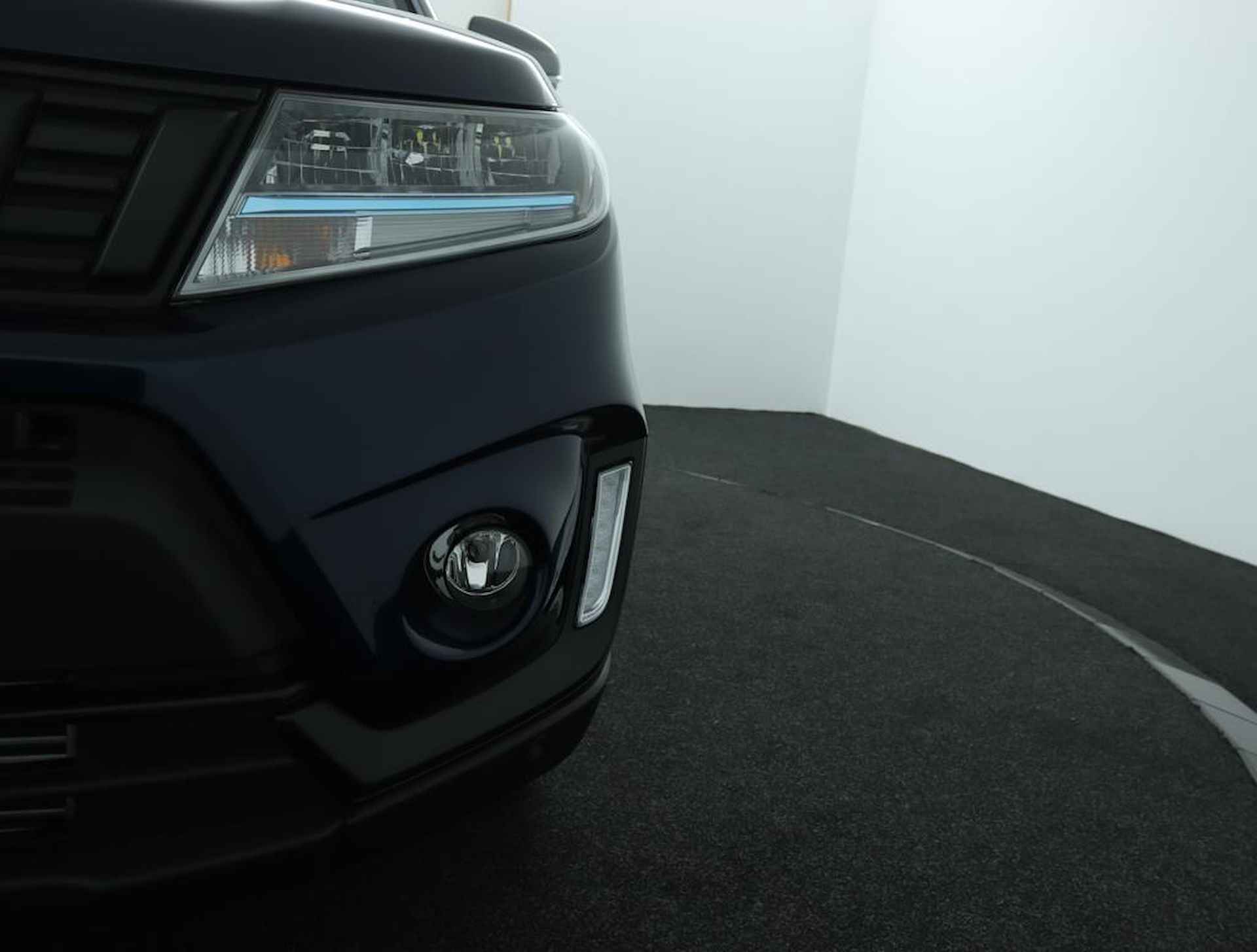 Suzuki Vitara 1.4 Boosterjet Style Rhino Edition Smart Hybrid | Rhino | Climate control | Cruise control adaptive | Navigatie | Camera | Parkeersensoren | Stoelverwarming | Panoramadak | - 35/50