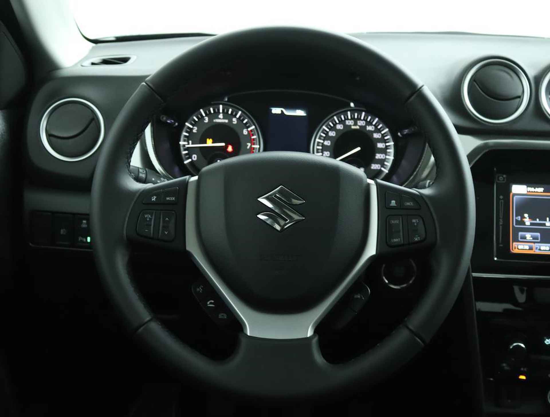 Suzuki Vitara 1.4 Boosterjet Style Rhino Edition Smart Hybrid | Rhino | Climate control | Cruise control adaptive | Navigatie | Camera | Parkeersensoren | Stoelverwarming | Panoramadak | - 43/50