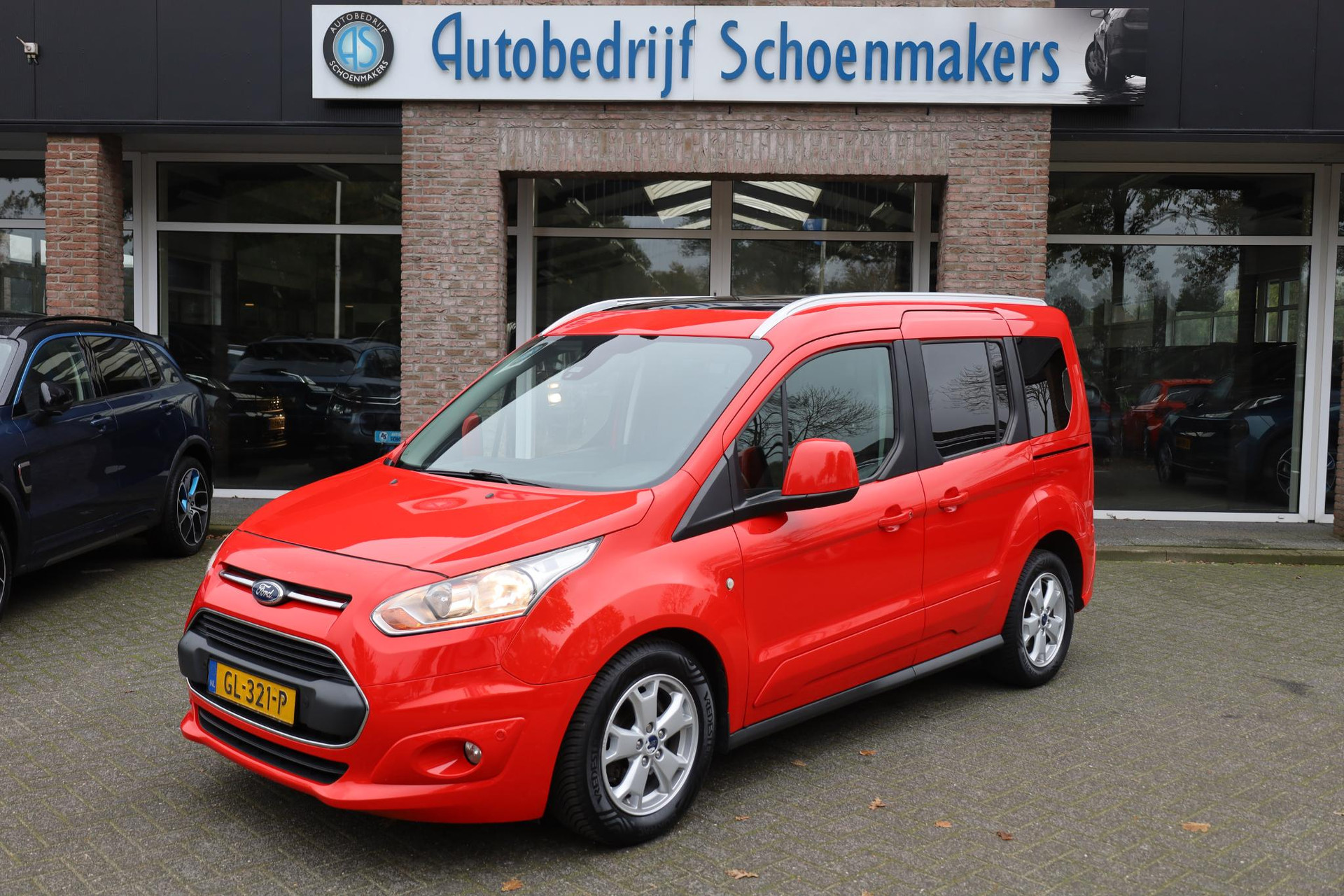 Ford Tourneo Connect Compact 1.0 Titanium 5-PERSOONS PANO TREKHAAK RUITVERWARMING 2xPDC CRUISE LMV NAP