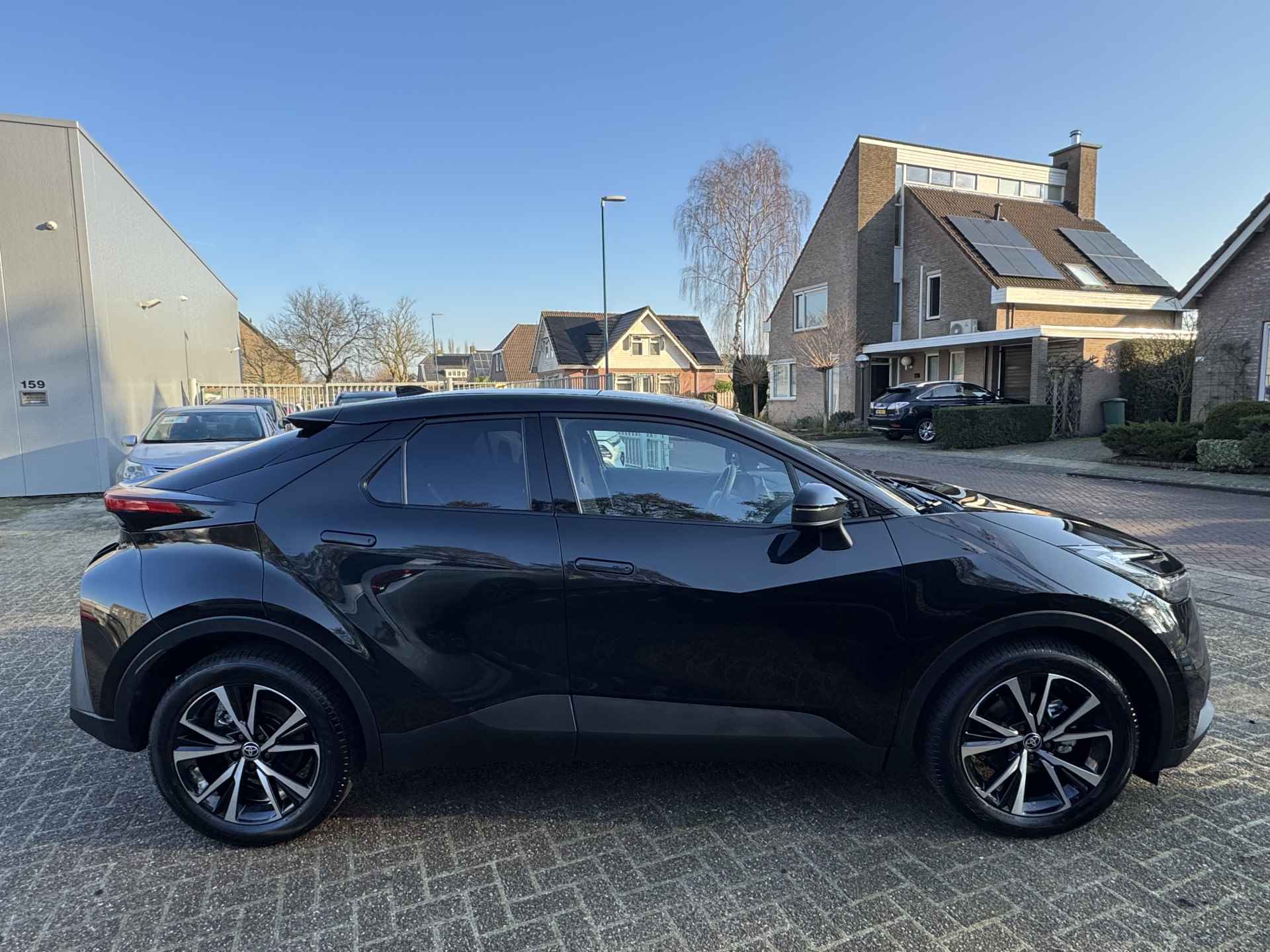 Toyota C-HR 1.8 Hybrid 140 First Edition Dodenhoekdetectie, Navigatie, Parkeersensoren V + A , All-in Rijklaarprijs - 37/40