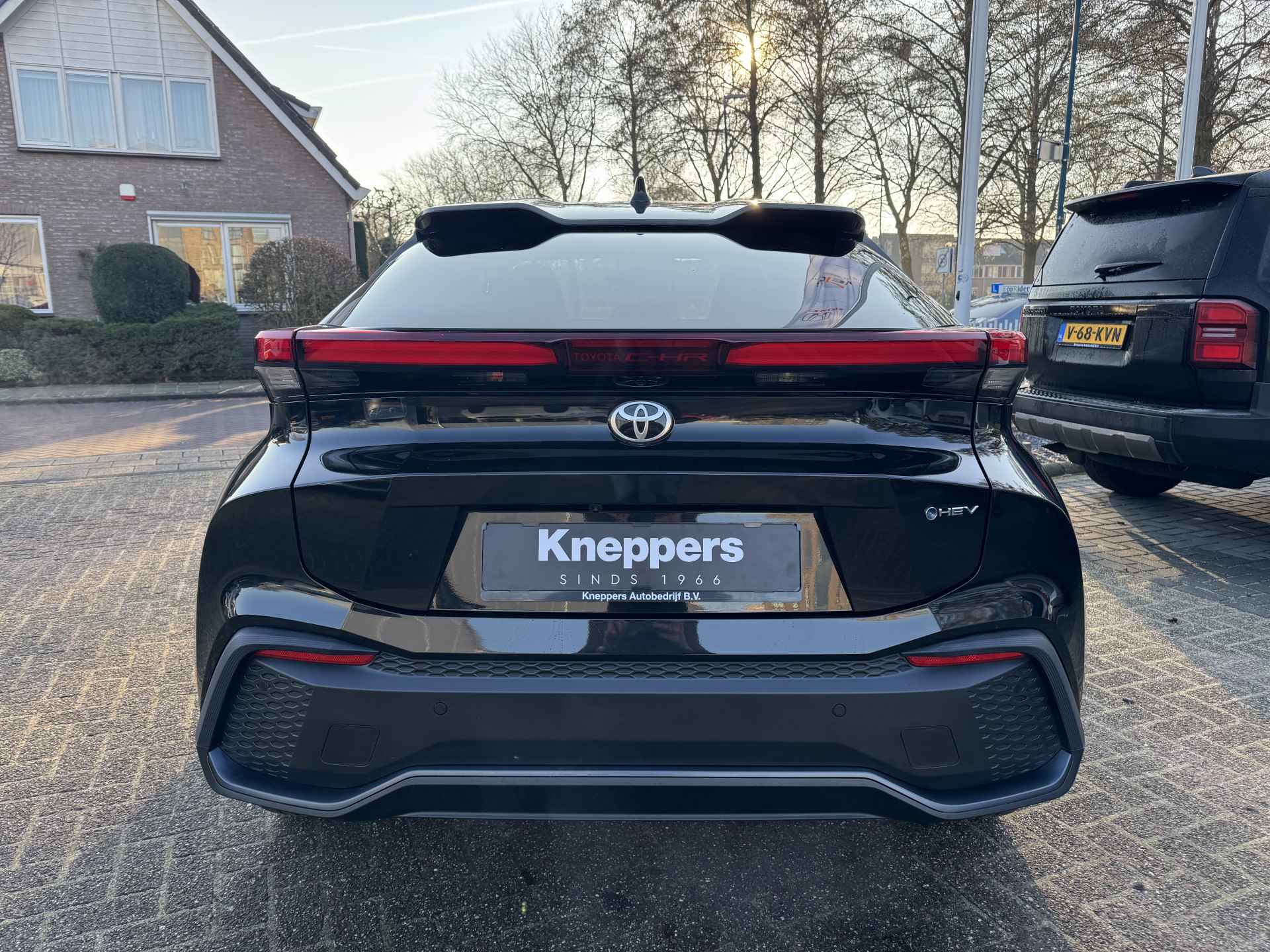 Toyota C-HR 1.8 Hybrid 140 First Edition Dodenhoekdetectie, Navigatie, Parkeersensoren V + A , All-in Rijklaarprijs - 13/40