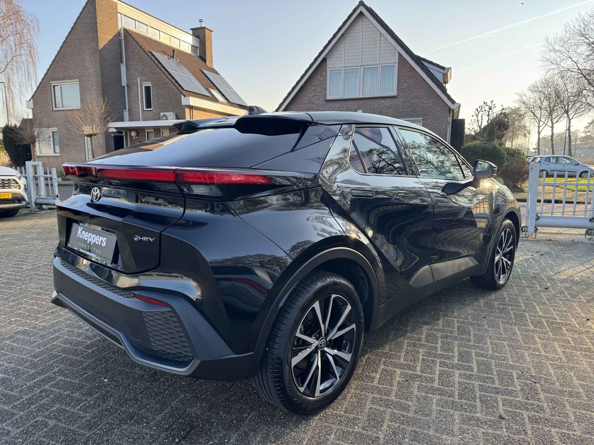 Toyota C-HR 1.8 Hybrid 140 First Edition Dodenhoekdetectie, Navigatie, Parkeersensoren V + A , All-in Rijklaarprijs - 36/40