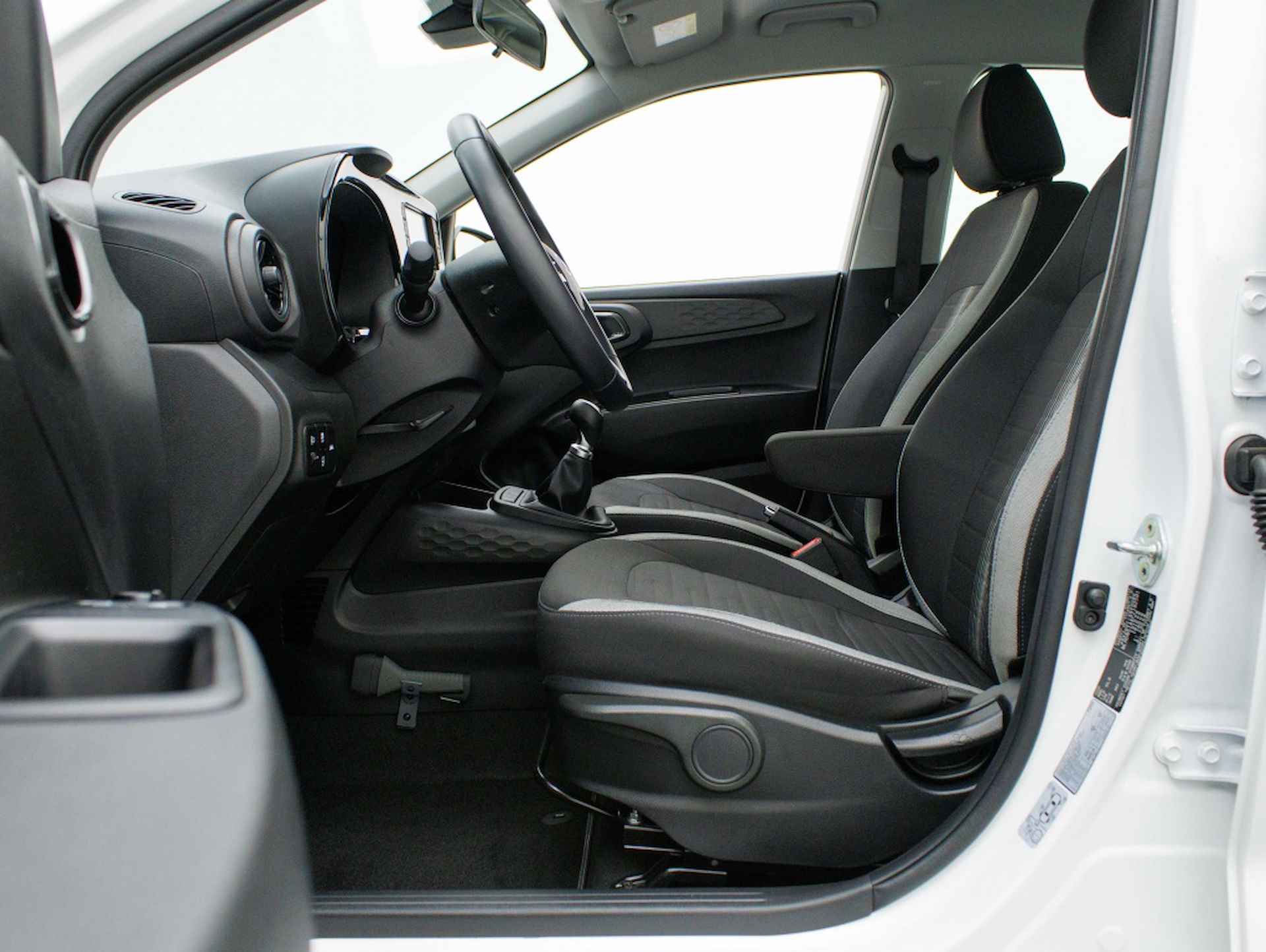 Hyundai i10 1.0 Comfort | Navigatie via Carplay | Cruise control - 12/40