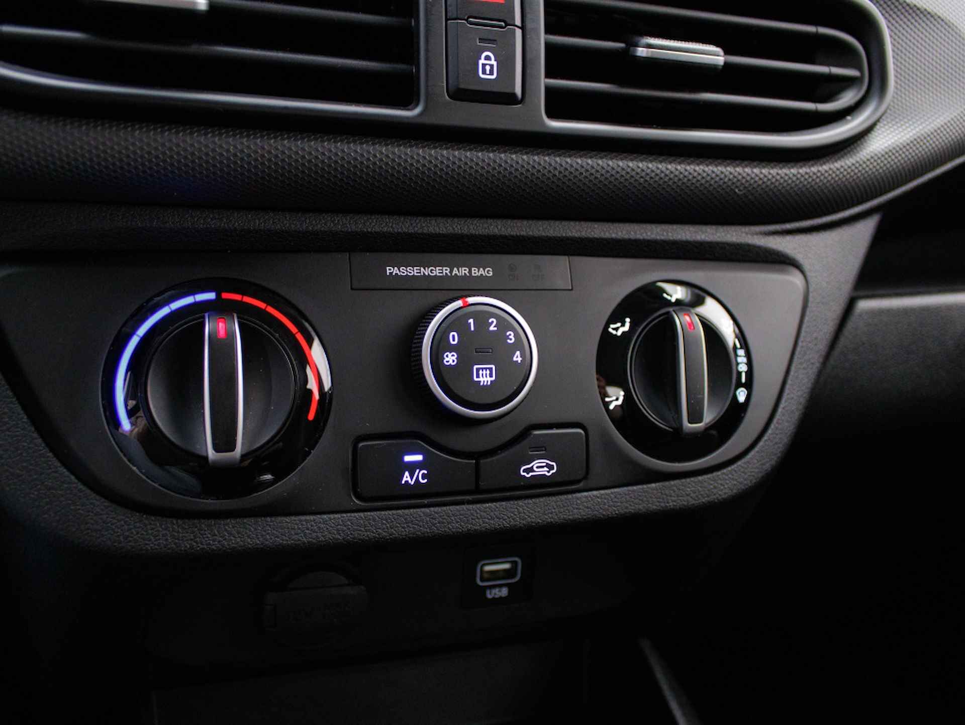 Hyundai i10 1.0 Comfort | Navigatie via Carplay | Cruise control - 28/40