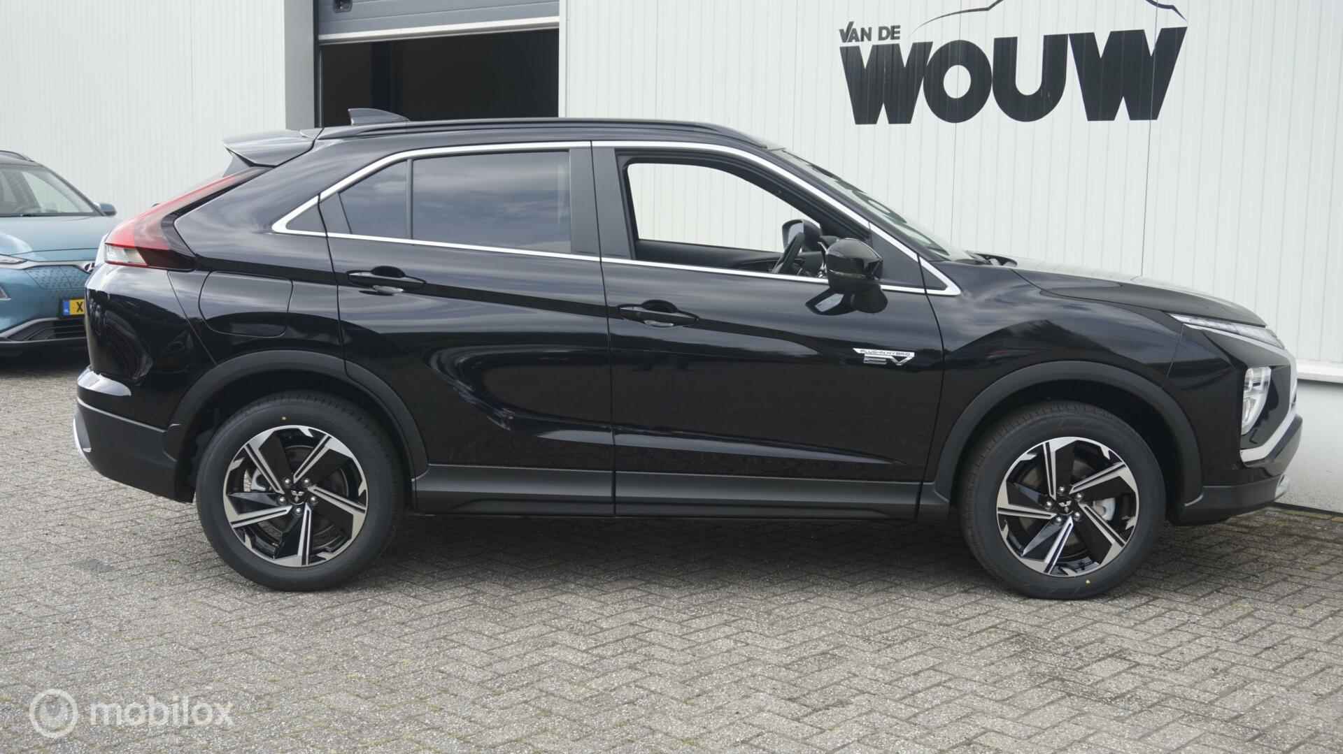 Mitsubishi Eclipse Cross 2.4 PHEV Intense+ - 5/24