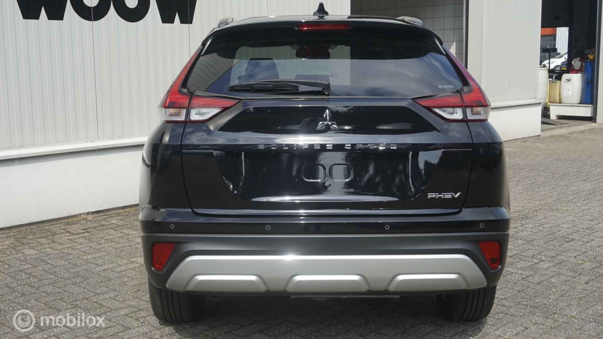 Mitsubishi Eclipse Cross 2.4 PHEV Intense+ - 7/24