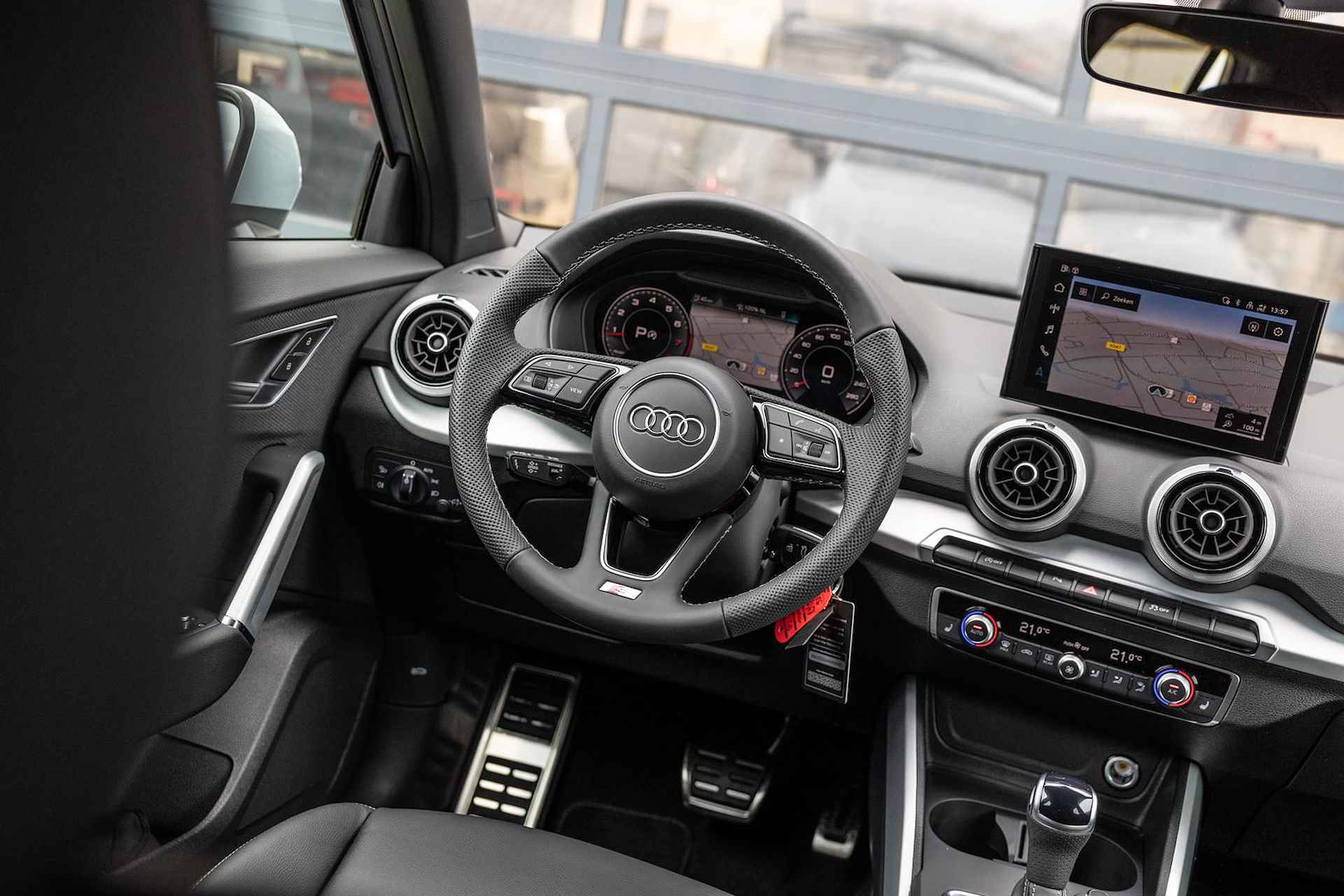 Audi Q2 35 TFSI 150pk S Edition | Assistentie Pakket Parking | Stoelverwarming - 17/42