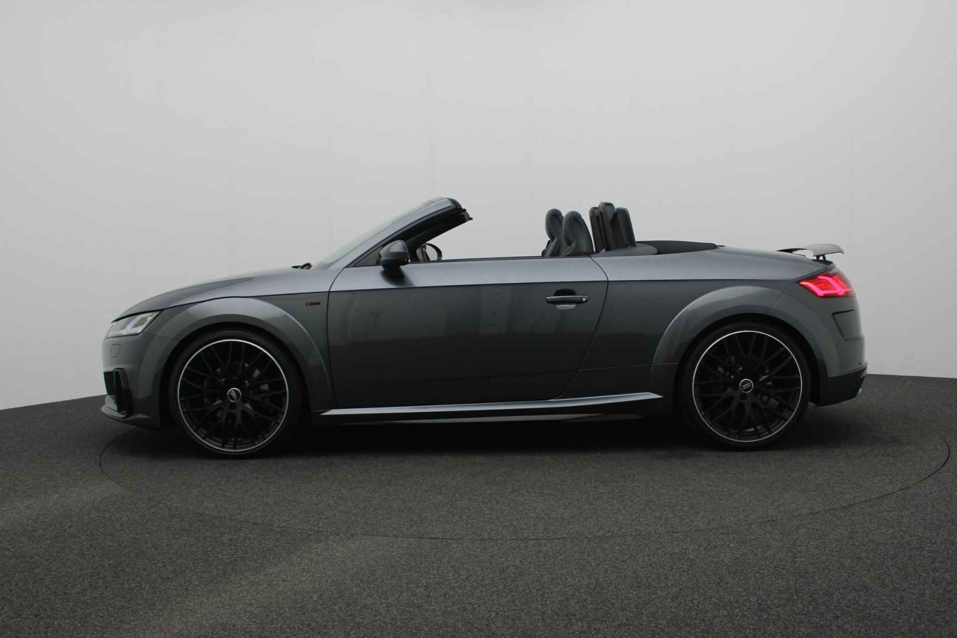 Audi TT Roadster 40 TFSI 197PK S-tronic Pro Line S | Matrix LED | Leder/alcantara | 20 inch | Stoel-/nekverwarming | Keyless | Camera | Apple Carplay / Android Auto - 20/43