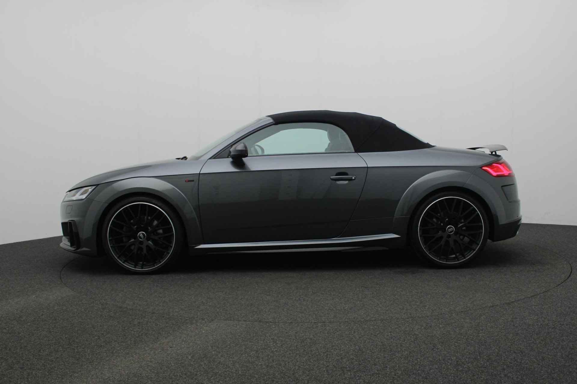 Audi TT Roadster 40 TFSI 197PK S-tronic Pro Line S | Matrix LED | Leder/alcantara | 20 inch | Stoel-/nekverwarming | Keyless | Camera | Apple Carplay / Android Auto - 21/43