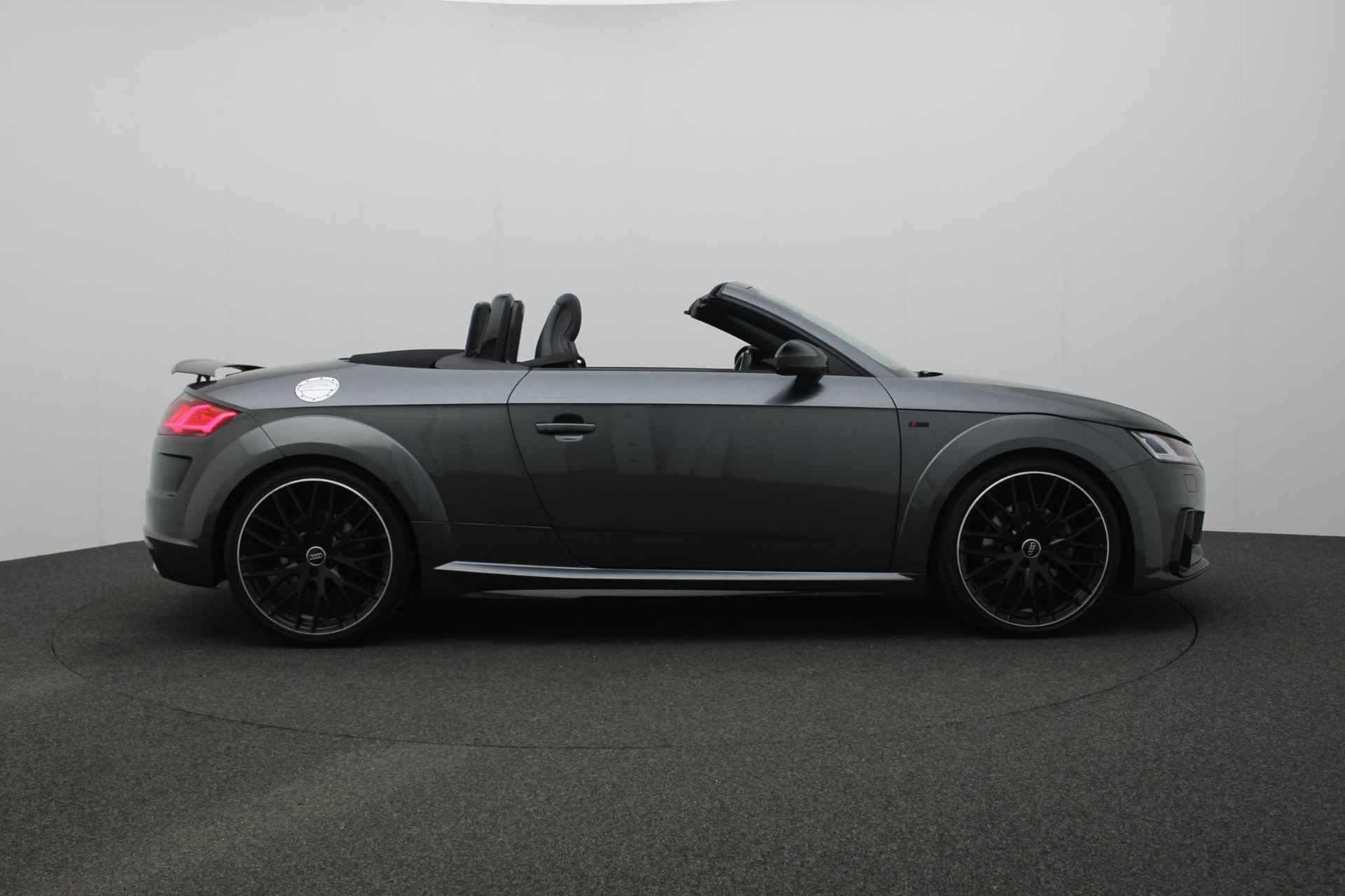 Audi TT Roadster 40 TFSI 197PK S-tronic Pro Line S | Matrix LED | Leder/alcantara | 20 inch | Stoel-/nekverwarming | Keyless | Camera | Apple Carplay / Android Auto - 22/43