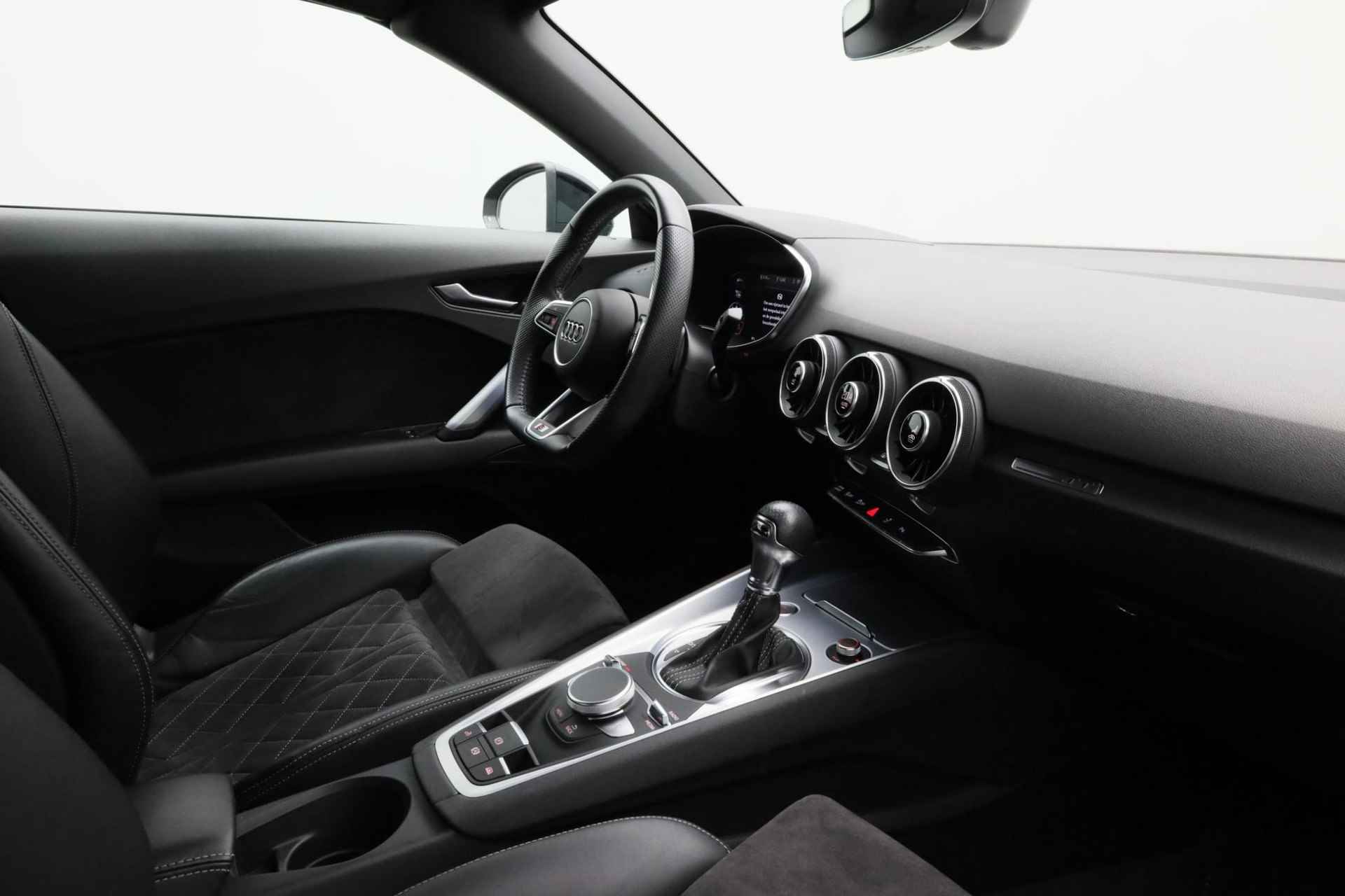 Audi TT Roadster 40 TFSI 197PK S-tronic Pro Line S | Matrix LED | Leder/alcantara | 20 inch | Stoel-/nekverwarming | Keyless | Camera | Apple Carplay / Android Auto - 42/43