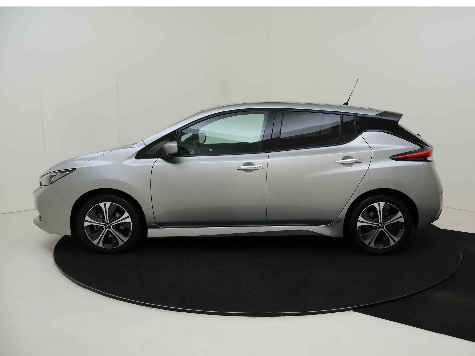 Nissan LEAF Tekna 40 kWh | ProPilot | Stoel- & stuurwielverwarming | Achterbank verwarmd | 360-graden Camera | Full-Map Navigatie | Privacy Glass - 2/29