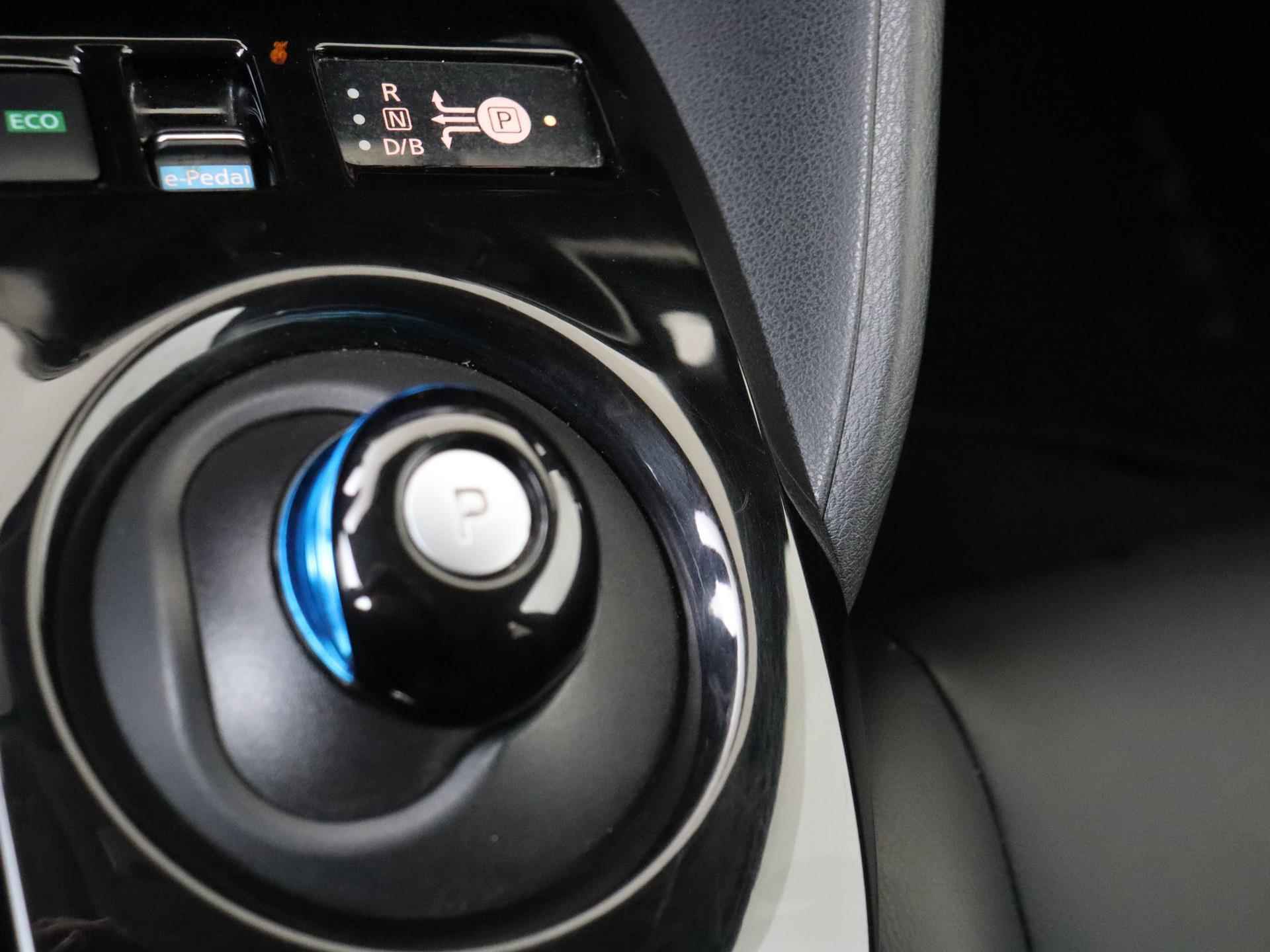 Nissan LEAF Tekna 40 kWh | ProPilot | Stoel- & stuurwielverwarming | Achterbank verwarmd | 360-graden Camera | Full-Map Navigatie | Privacy Glass - 15/29