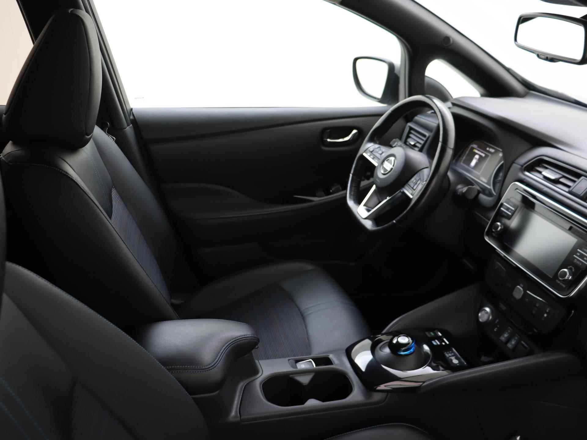 Nissan LEAF Tekna 40 kWh | ProPilot | Stoel- & stuurwielverwarming | Achterbank verwarmd | 360-graden Camera | Full-Map Navigatie | Privacy Glass - 18/29